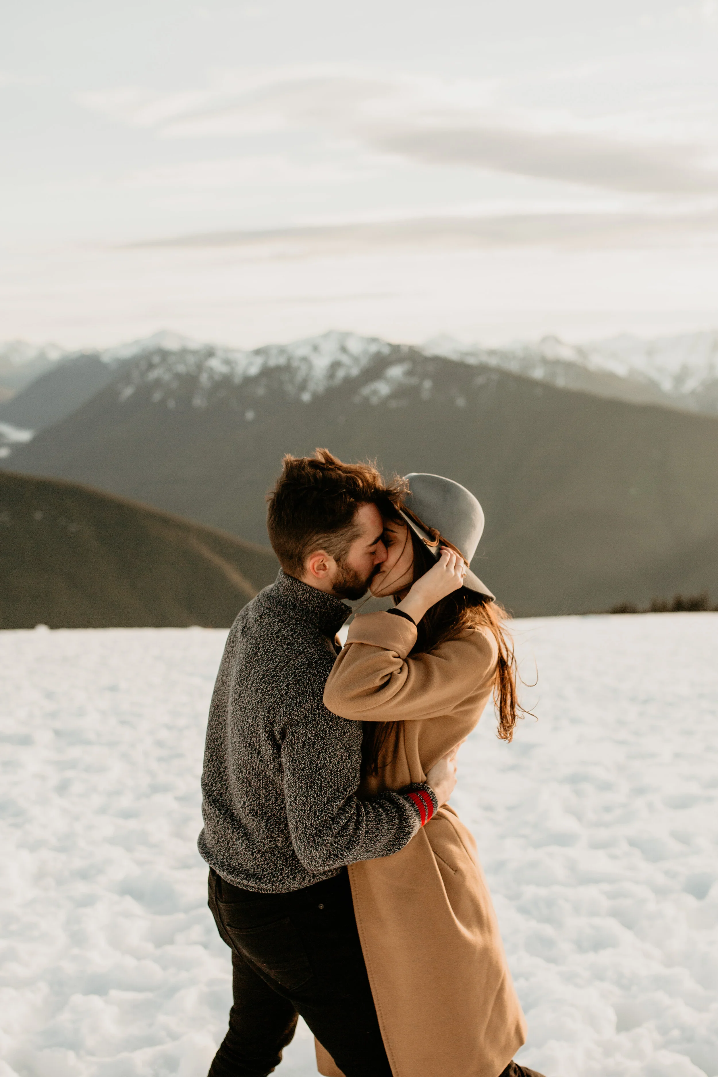 Winter engagement photo inspiration