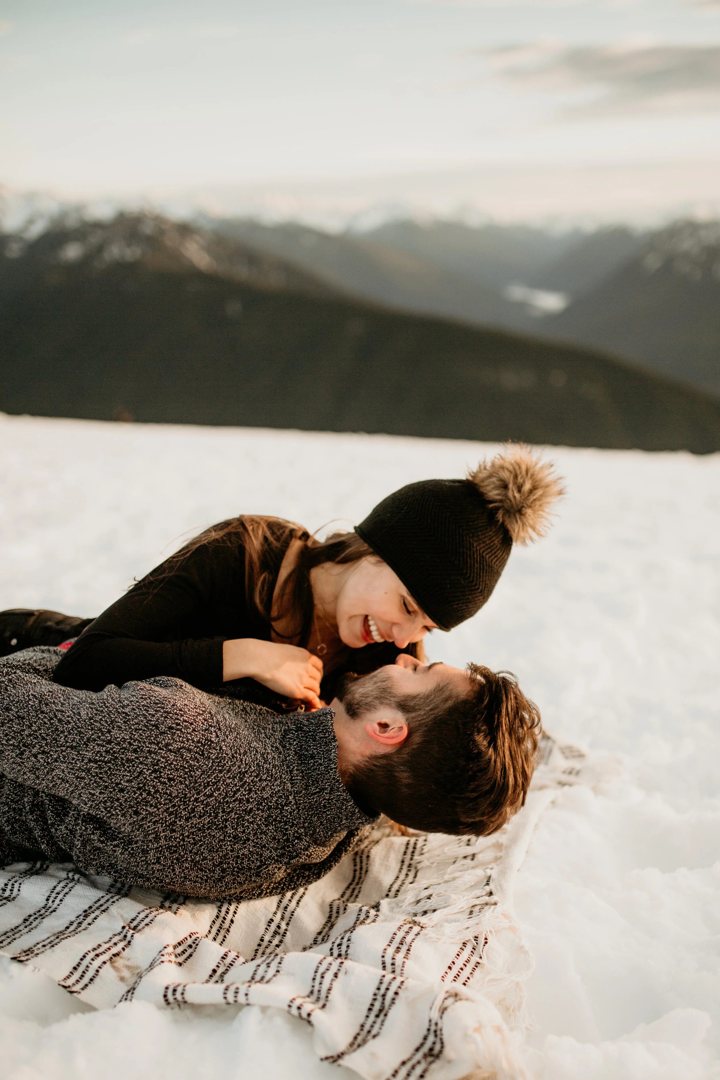 Winter engagement photo inspiration