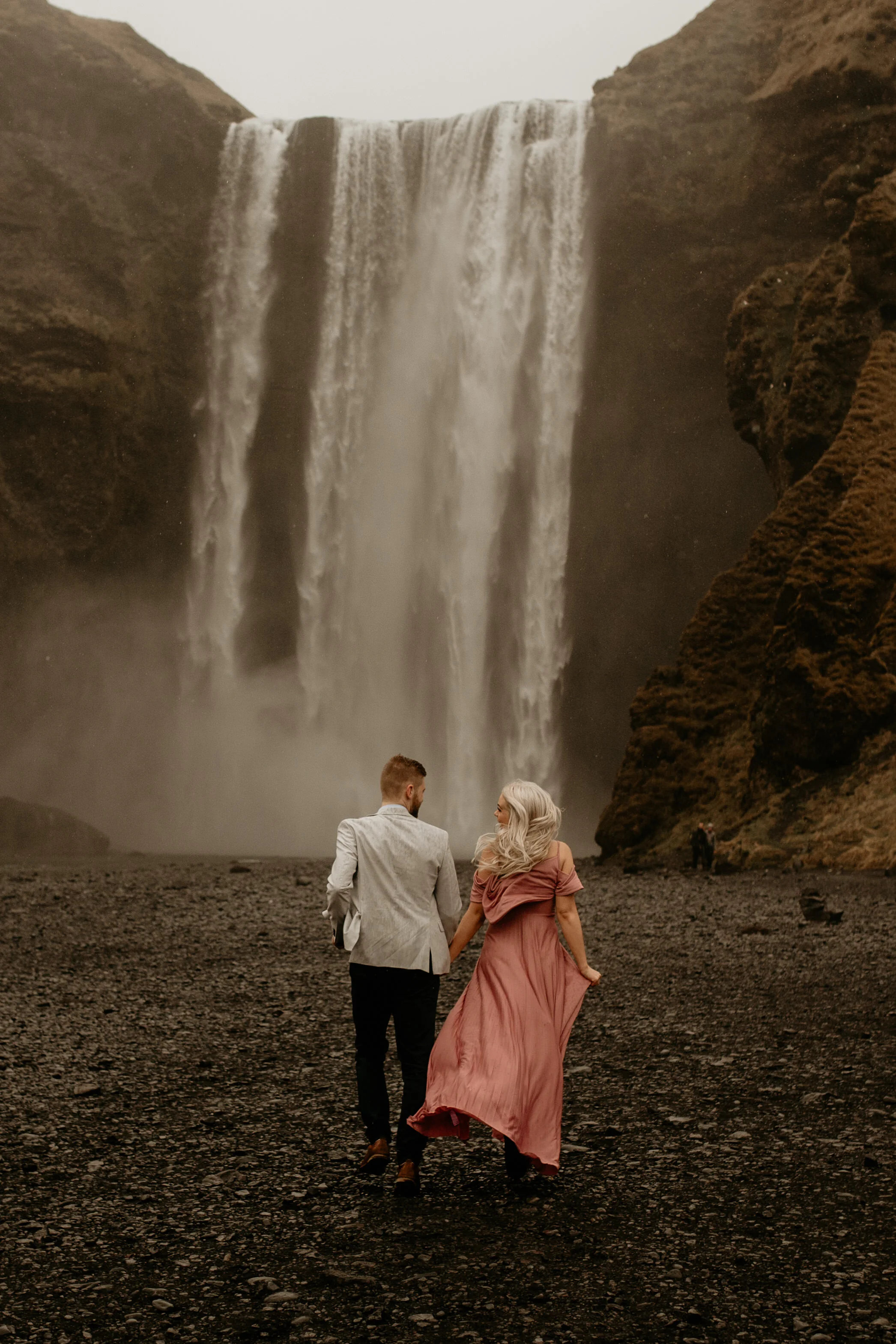 how to elope in iceland