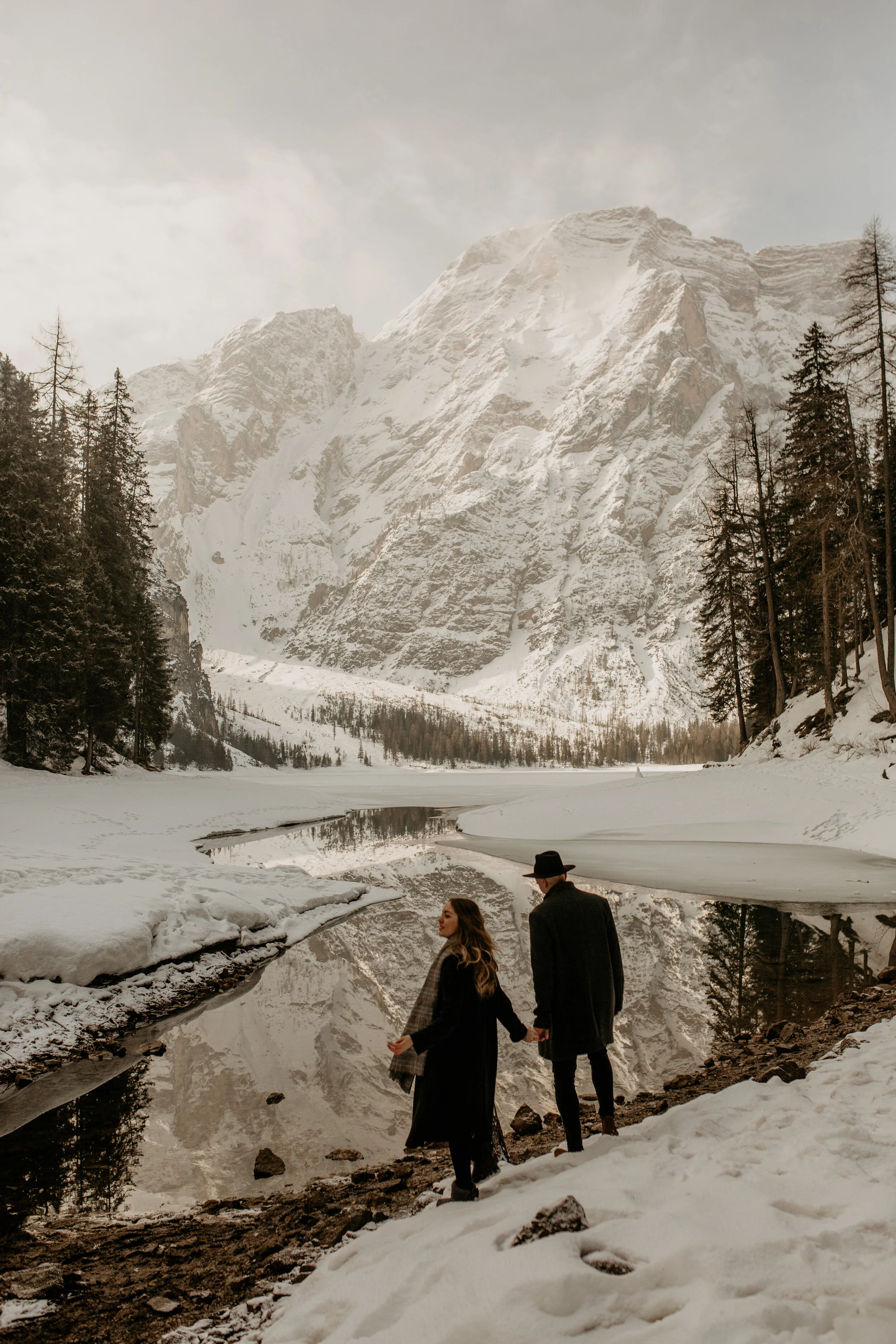 Laho-di-braies-italy-engagement-session-breeanna-lasher-1.jpg