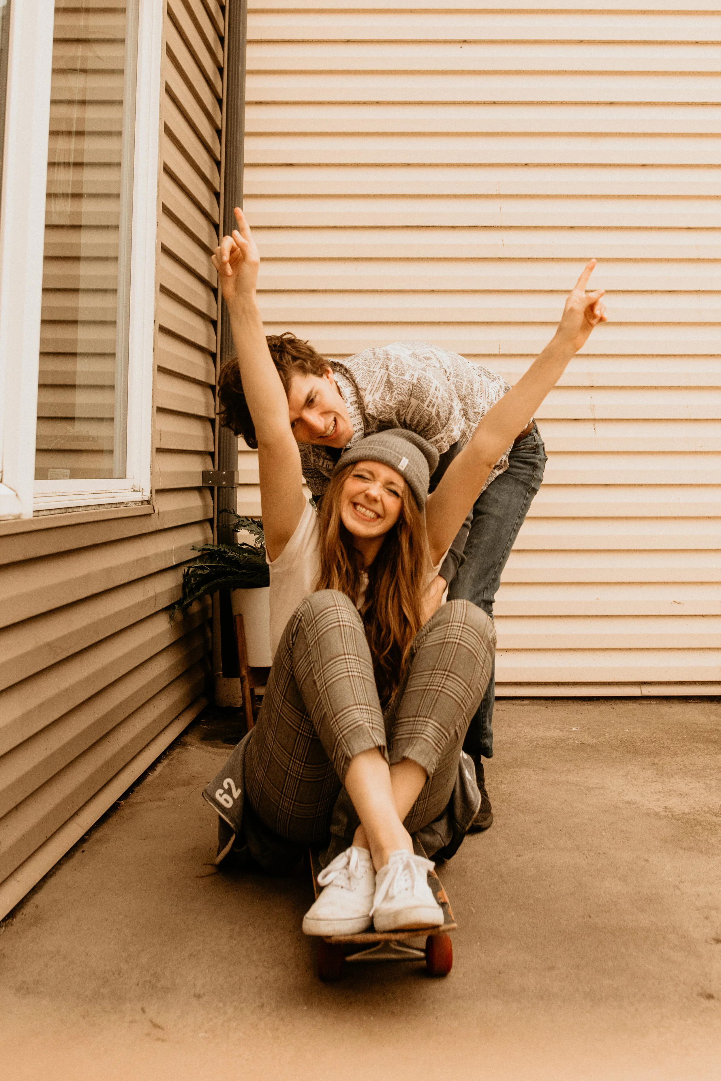 skateboarding couple photoshoot