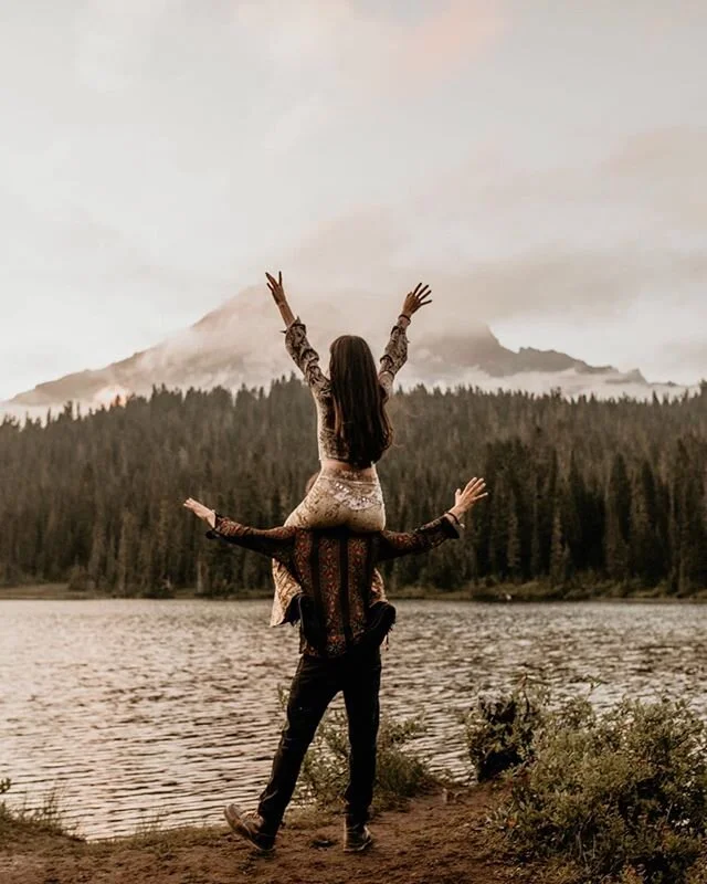 I know my clients are attractive because anytime we take a picture together, it looks like I won a raffle to meet them...
&bull;
&bull;
&bull;
&bull;
#Engagementshoot #destinationwedding #destinationweddingphotographer #hippiebride #hippiewedding #in