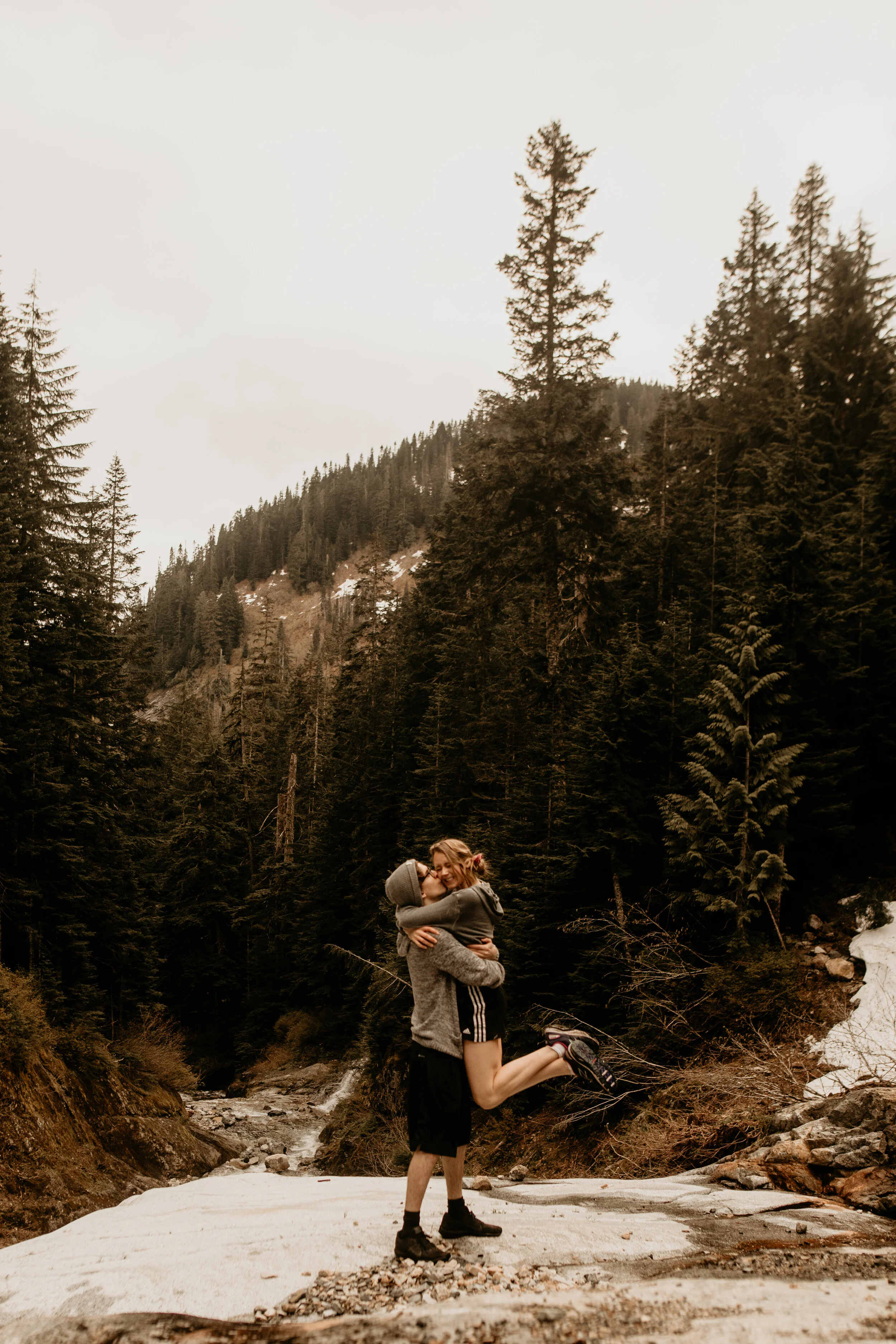jake and bree porch picnic-10.jpg