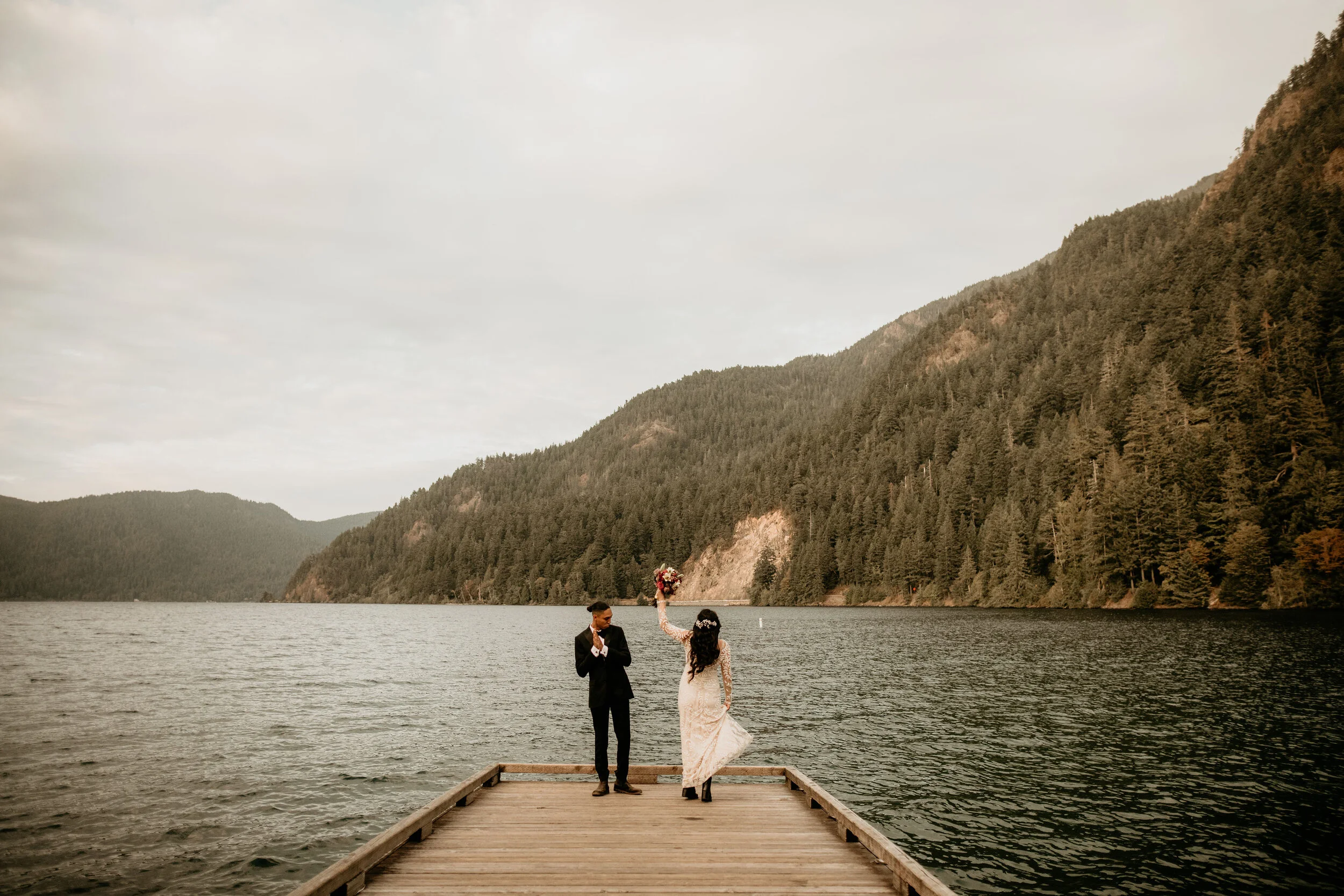 coeur-d'alene-wedding-photography-bride-and-groom-69.jpg
