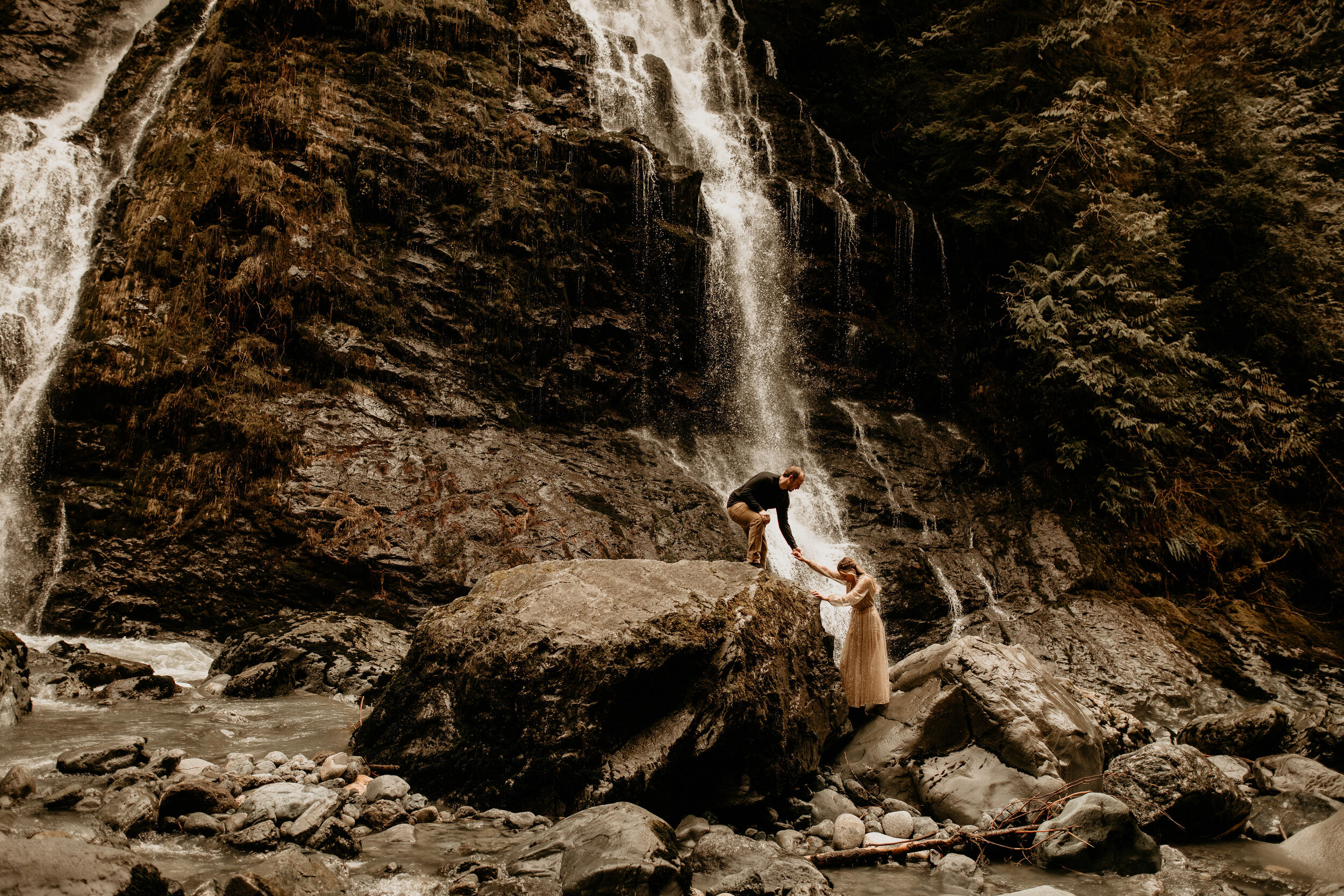 Washington-waterfall-north-cascades-engagement-photos-breeanna-lasher-Christine-Gary-105.jpg