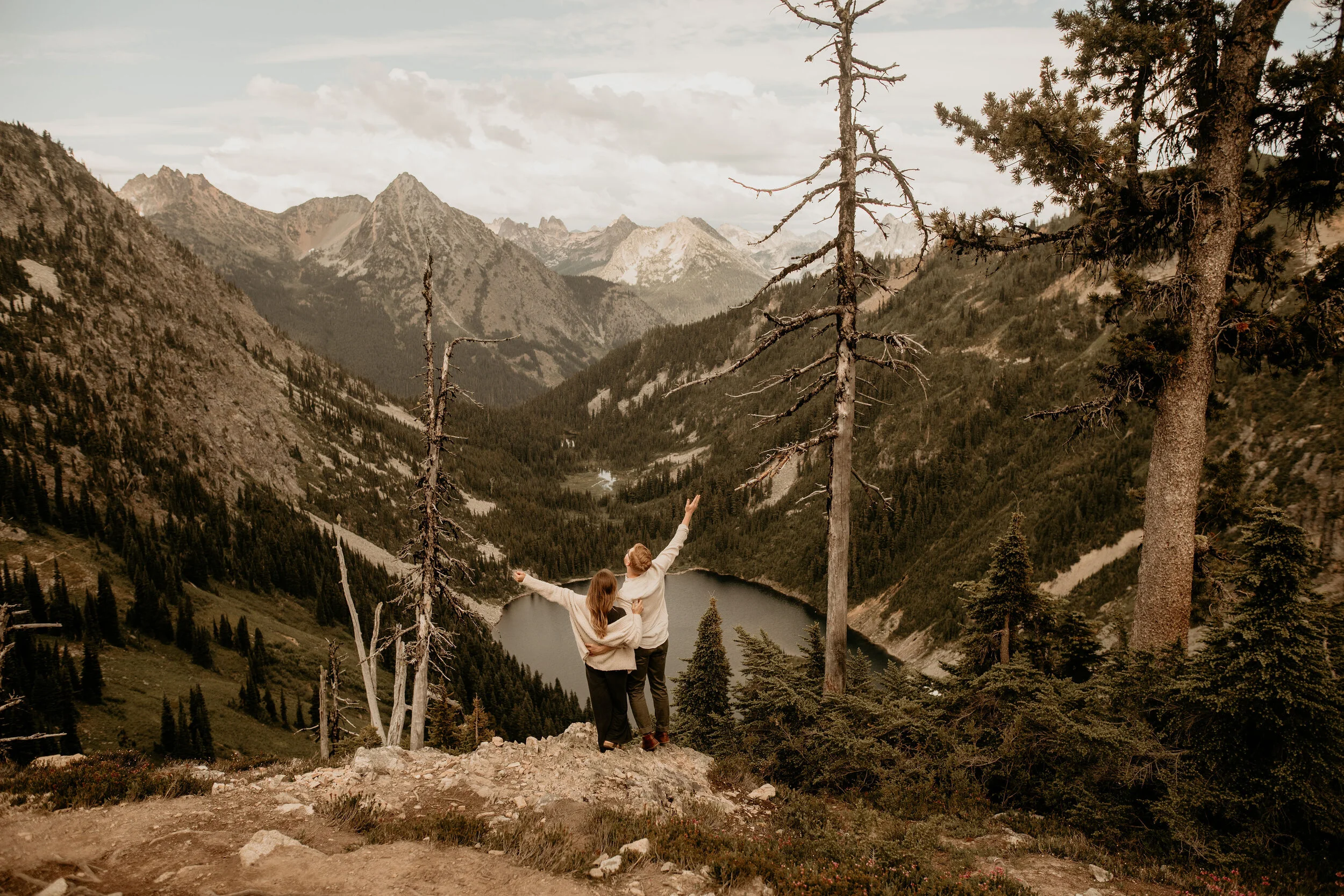 North-cascades-engagement-photos-heather-maple-pass-sam-Kori-89.jpg