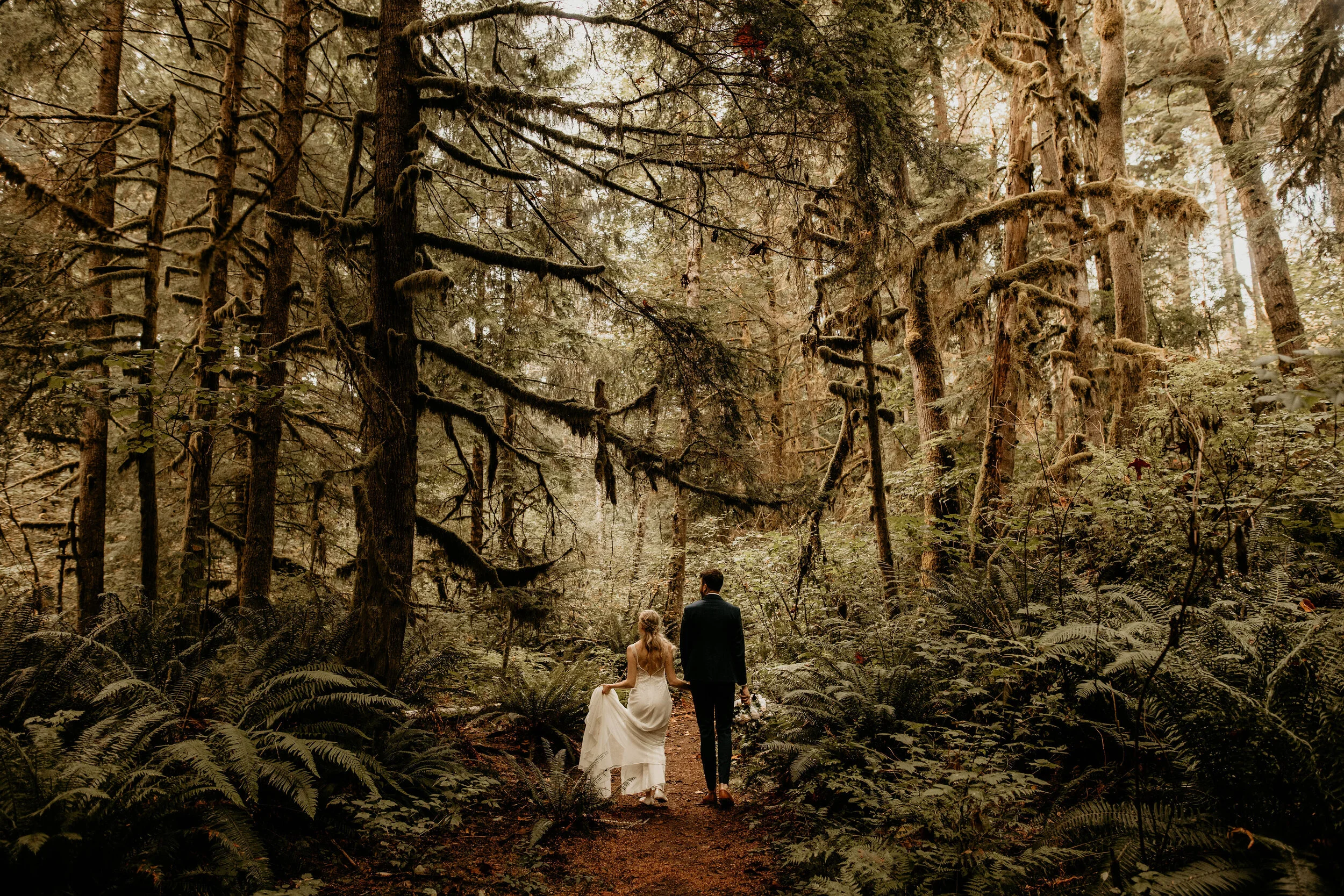 Snoqualmie-Falls-elopement-photographer-BreeAnna-lasher-51.jpg