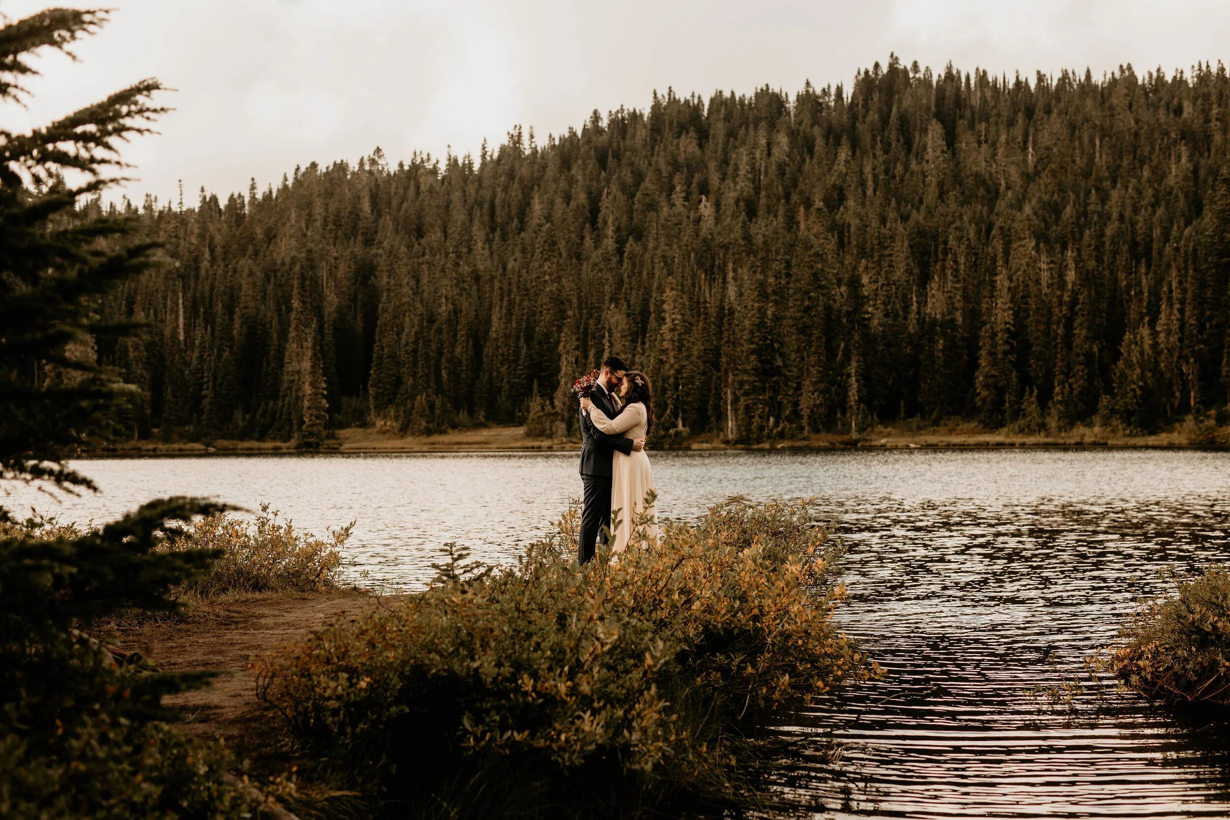Mt-Rainier-Reflection-Lakes-paradise-Elopement-Photographer-BreeAnna-Lasher-110.jpg