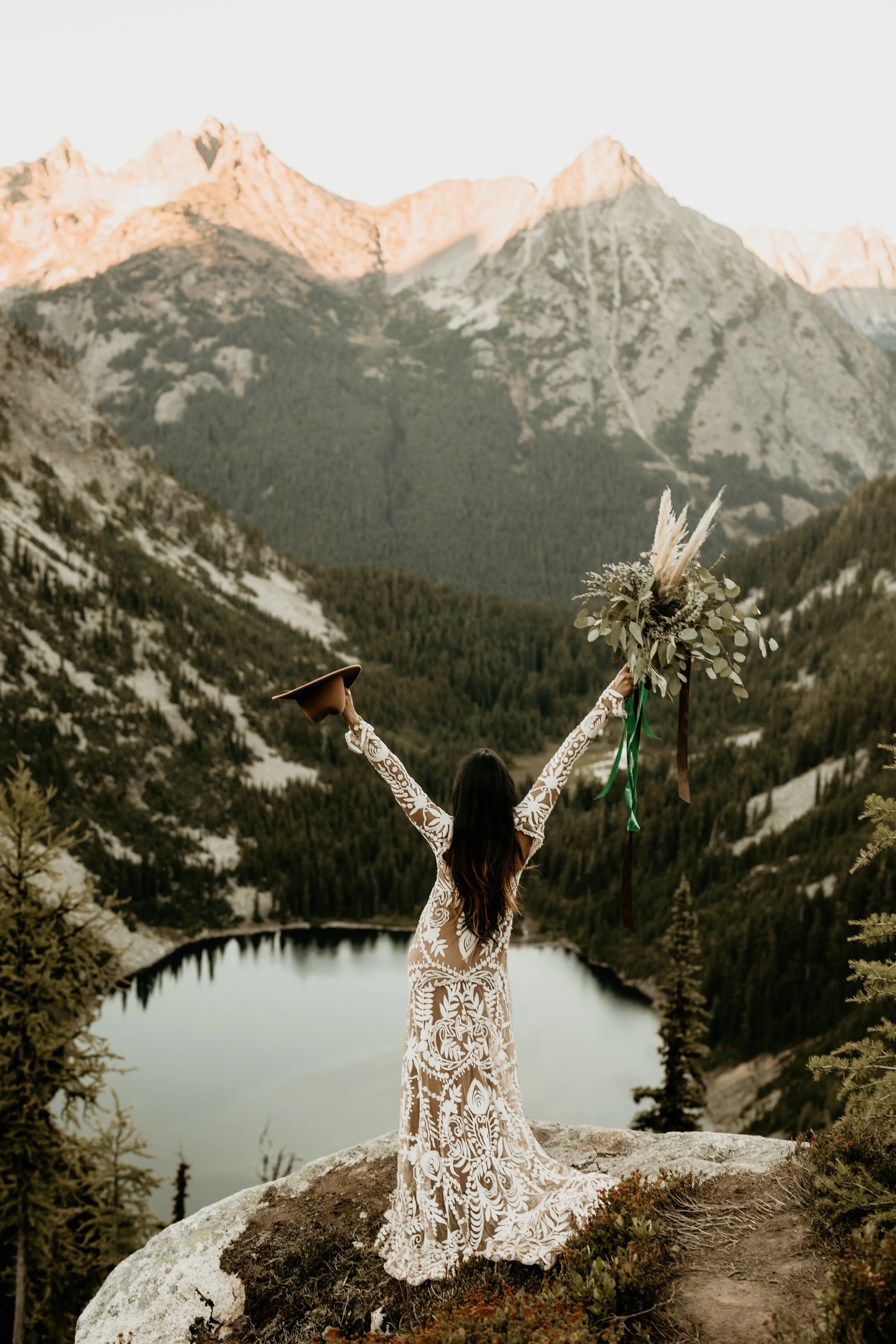 how to have a sustainable elopement! Here’s a guide to having an environmentally friendly elopement!  adventure couple photography