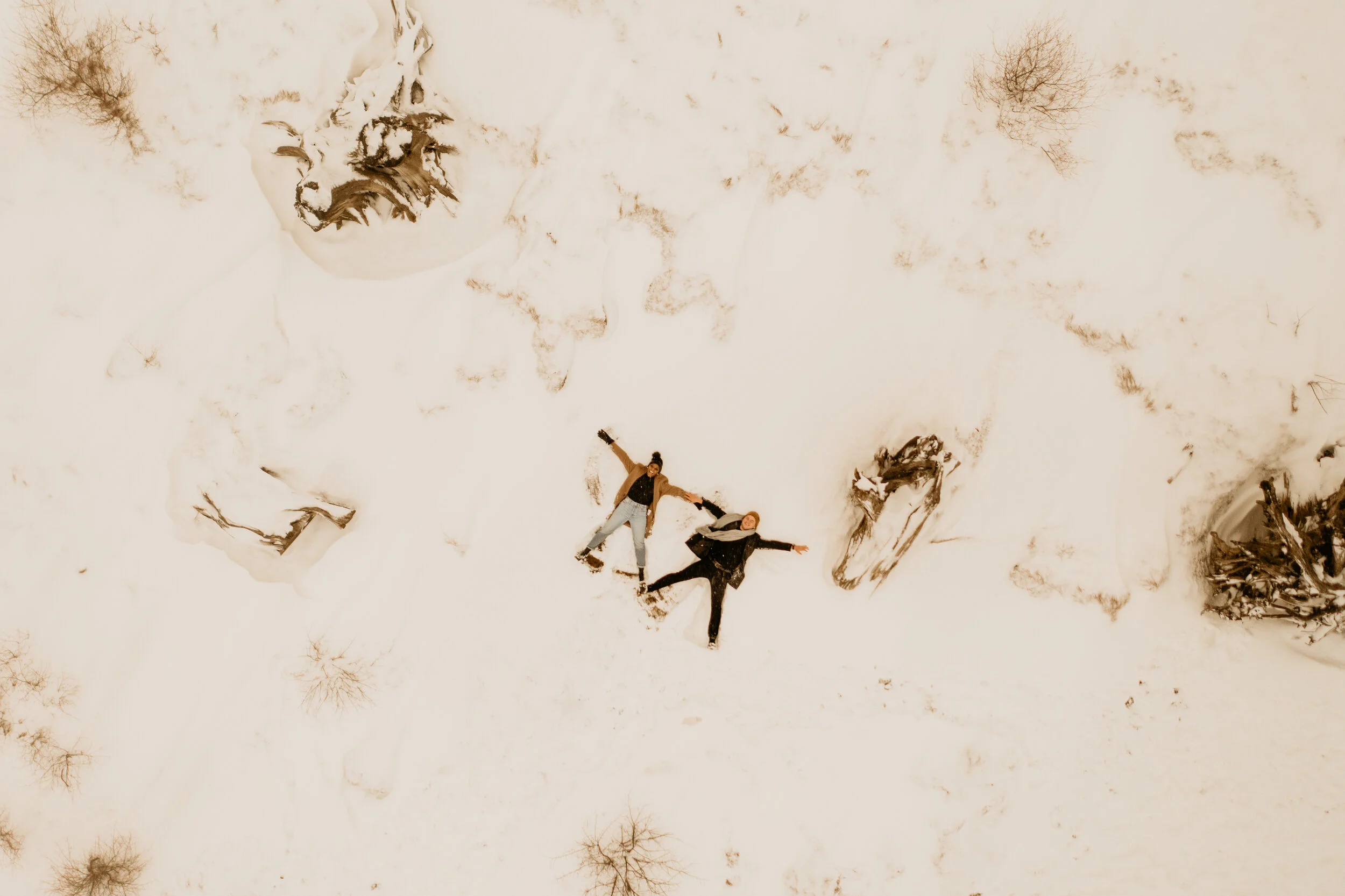 Snoqualmie pass elopement photographer in snow