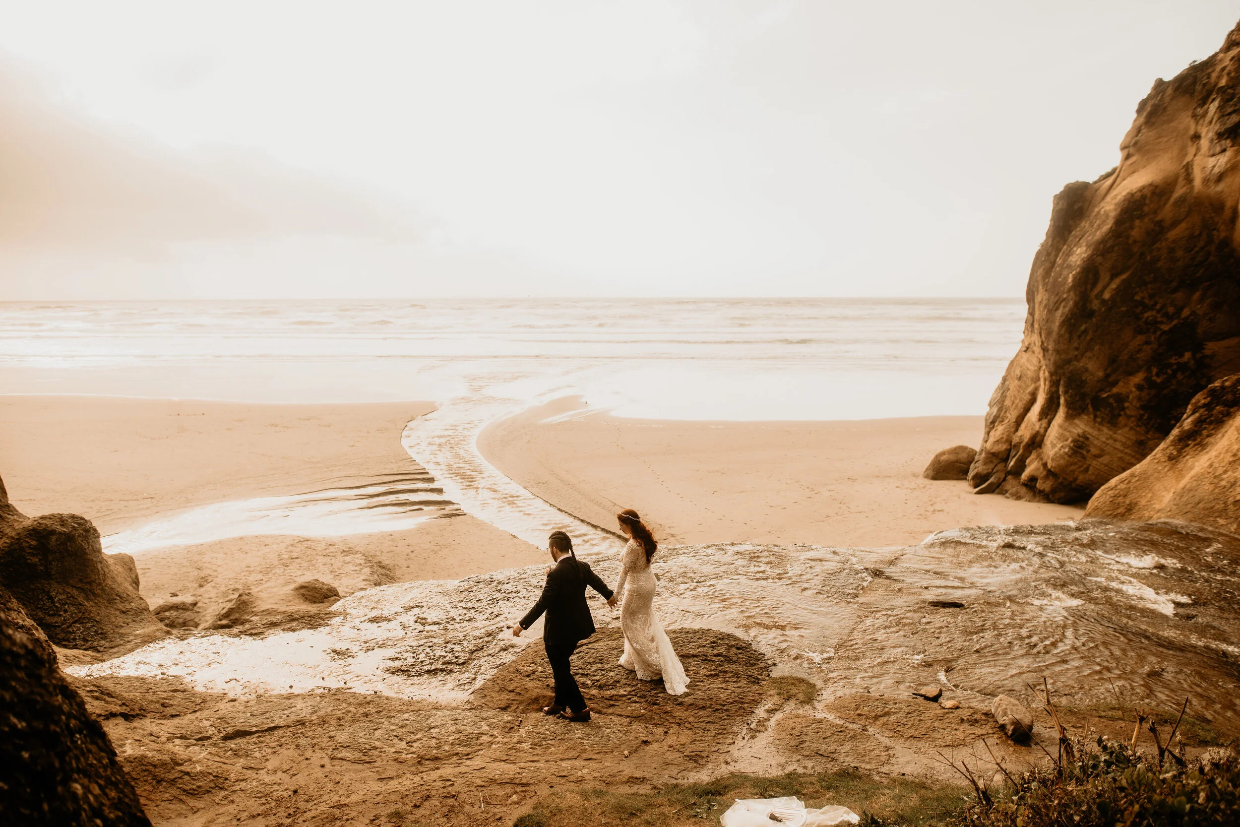 Portland-Oregon-Hug-Point-Canon-Beach-Elopement-Photographer-BreeAnna-Lasher-336.jpg