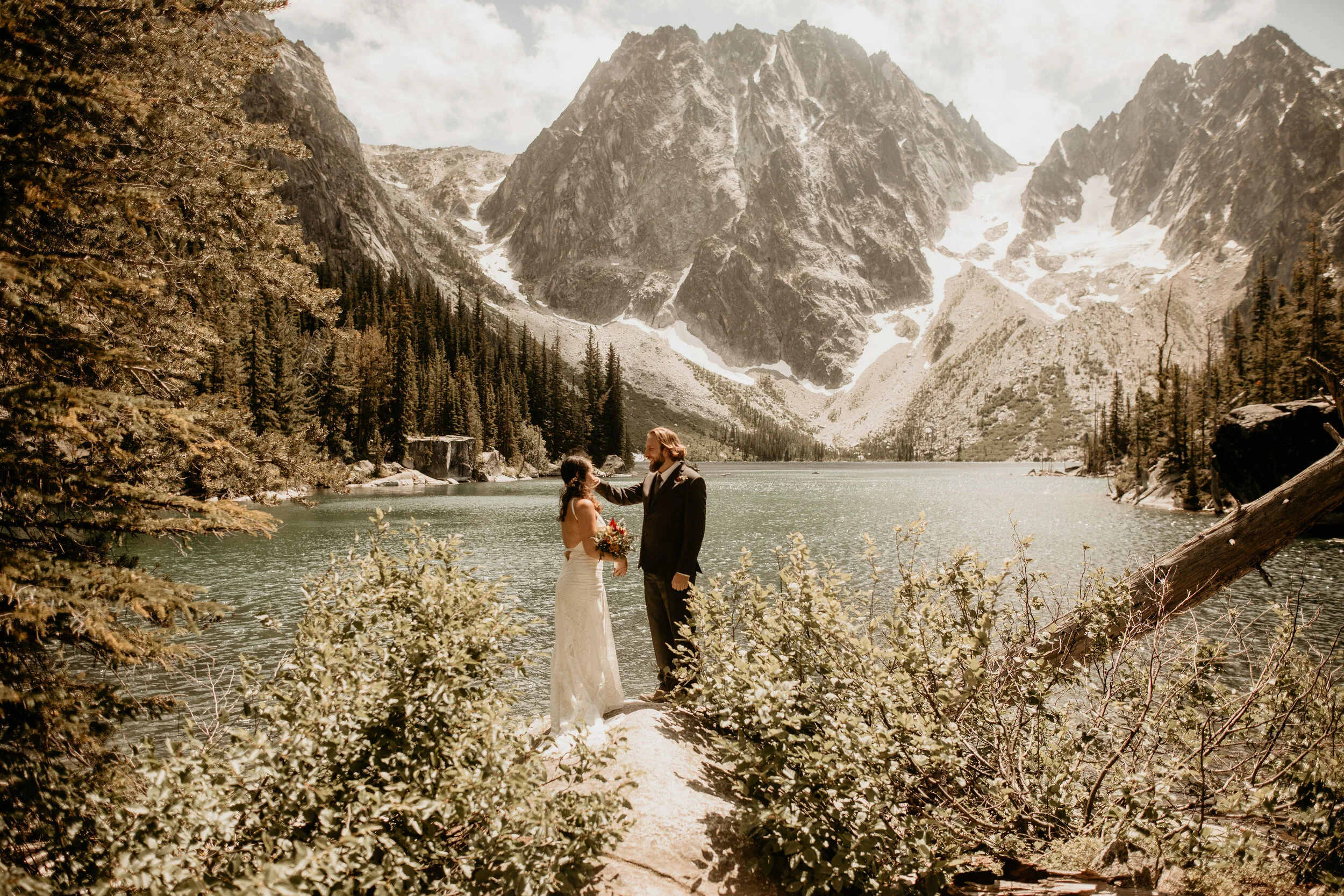 colchuck-lake-elopement-photographer-breeanna-lasher-104.jpg