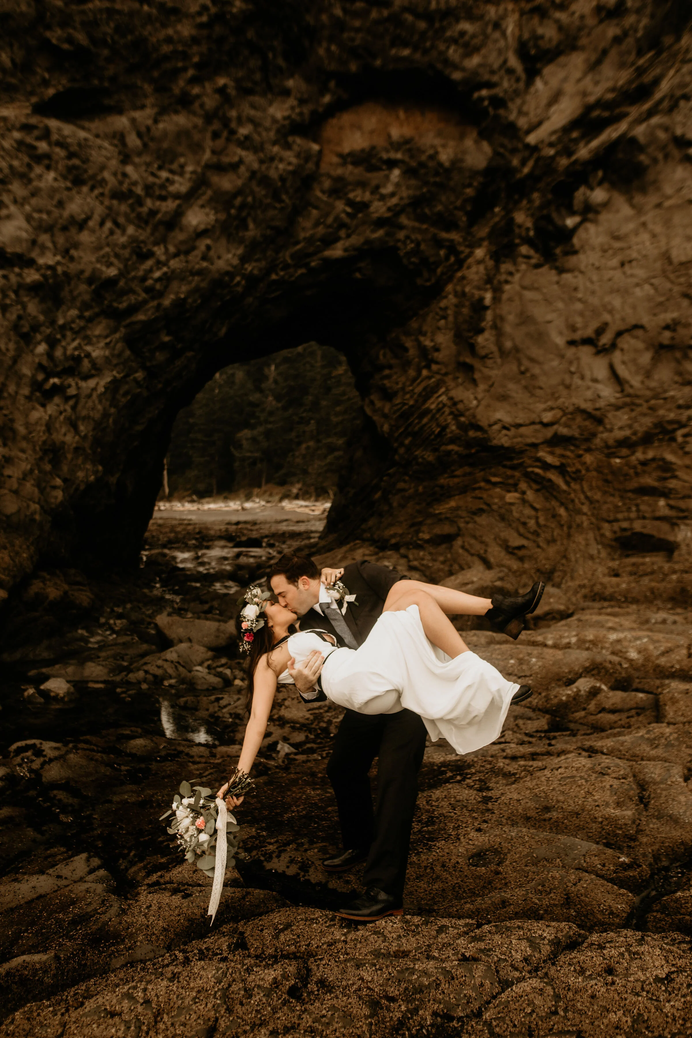 Locations in the US that look like iceland- Iceland elopement- Iceland elopement photographer- Amalfi coast photographer- diablo lake elopement - Seattle elopement photographer - diablo lake photographer - north cascades elopement photographer - Sea…