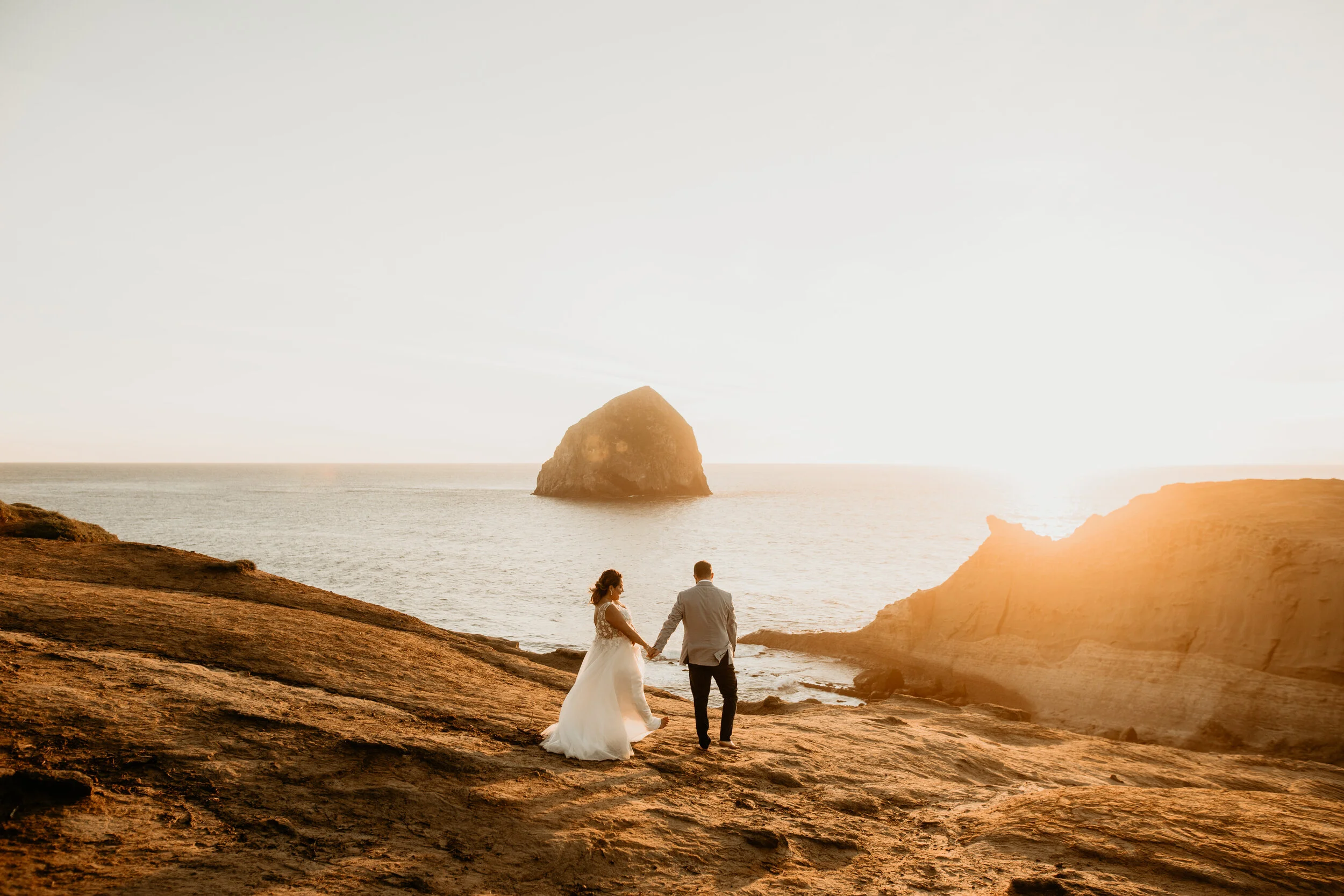 Cape-Kiwanda-Oregon-Elopement-Photographer-BreeAnna-Lasher-301.jpg