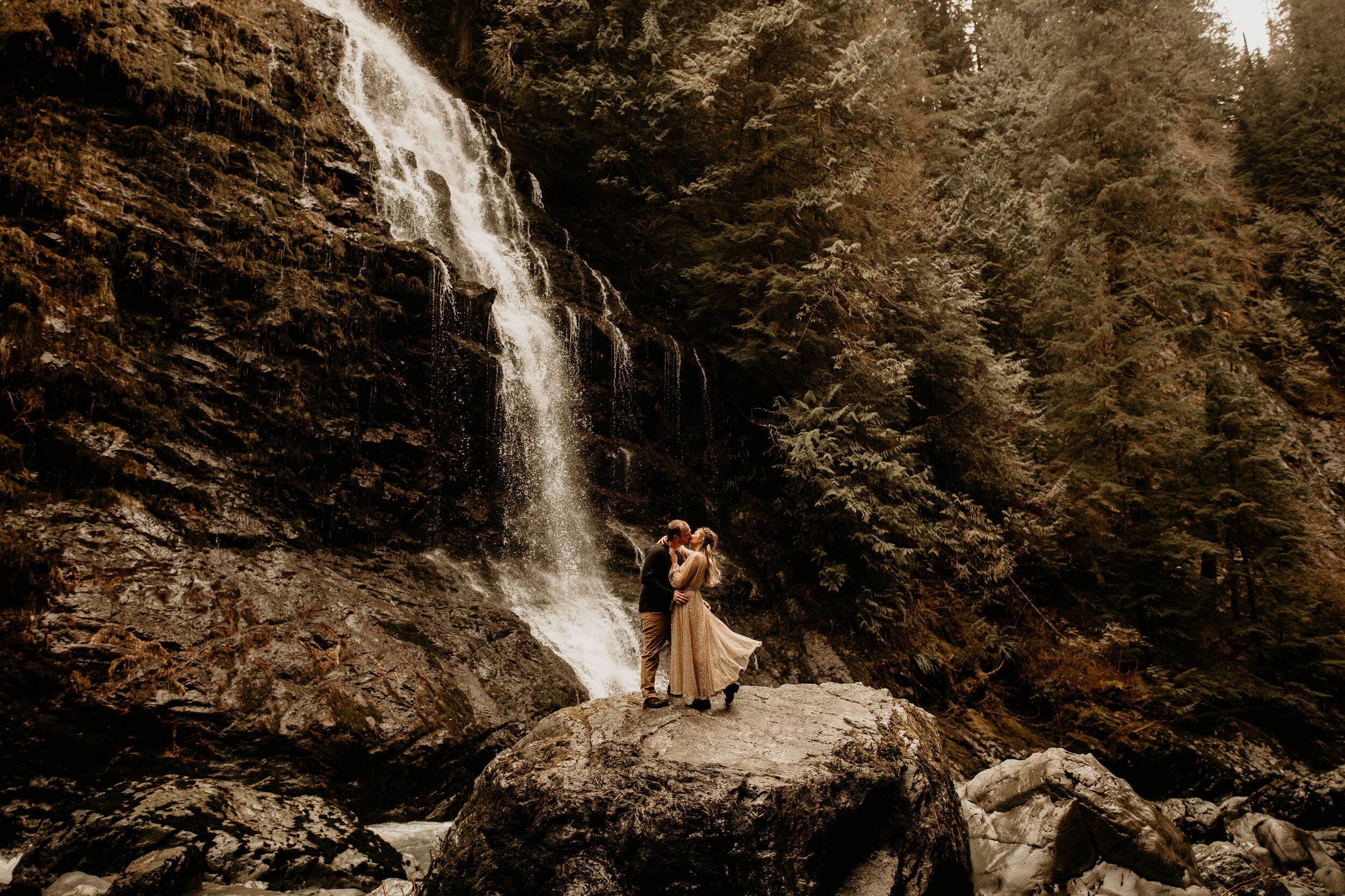 Washington-waterfall-north-cascades-engagement-photos-breeanna-lasher-Christine-Gary-106.jpg