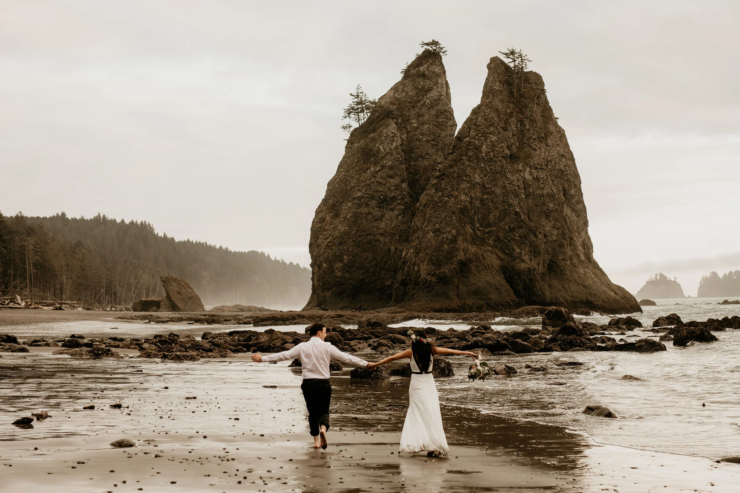 Rialto-beach-elopement-photographer-BreeAnna-Lasher-90.jpg