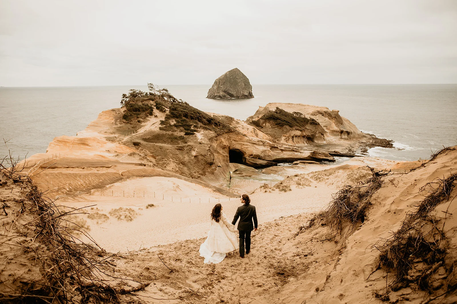 Cape-Kiwanda-elopement-photographer-BreeAnna-Lasher -51_websize.jpg