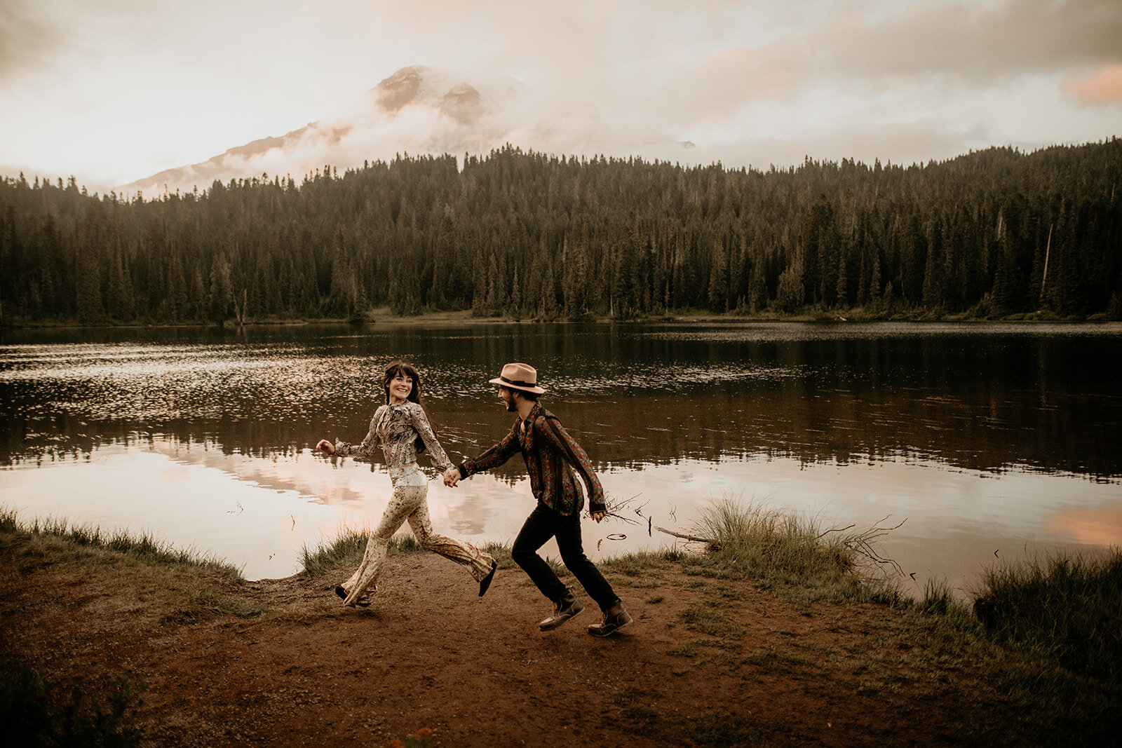 mount-rainier-reflection-lake-engagement-photographer-breeanna-lasher-138_websize.jpg