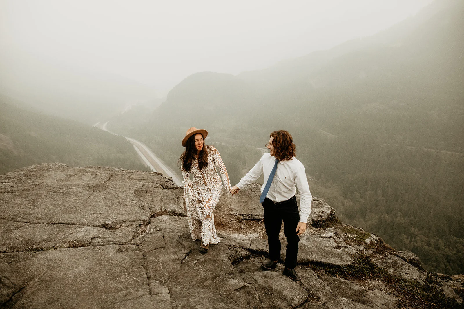 Snoqualmie-Pass-Dirty-Harrys-balcony-elopement-photographer-BreeAnna-Lasher-51_websize.jpg