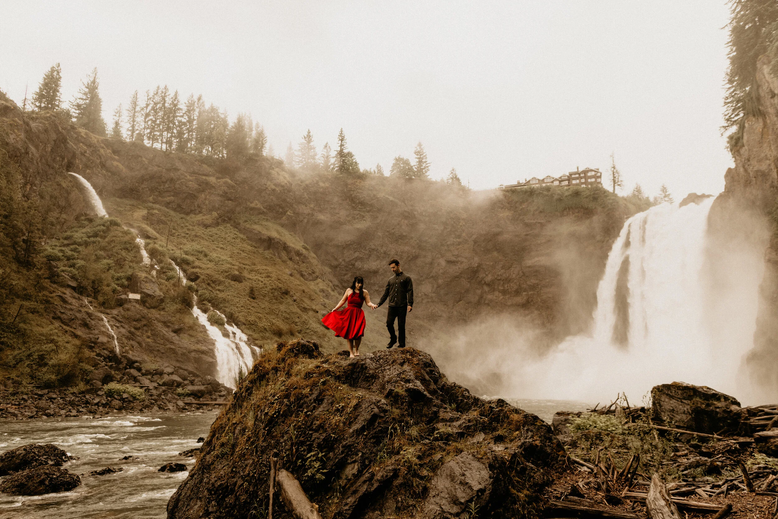 snoqualmie-falls-elopement-photographer-breeanna-lasher-89.jpg