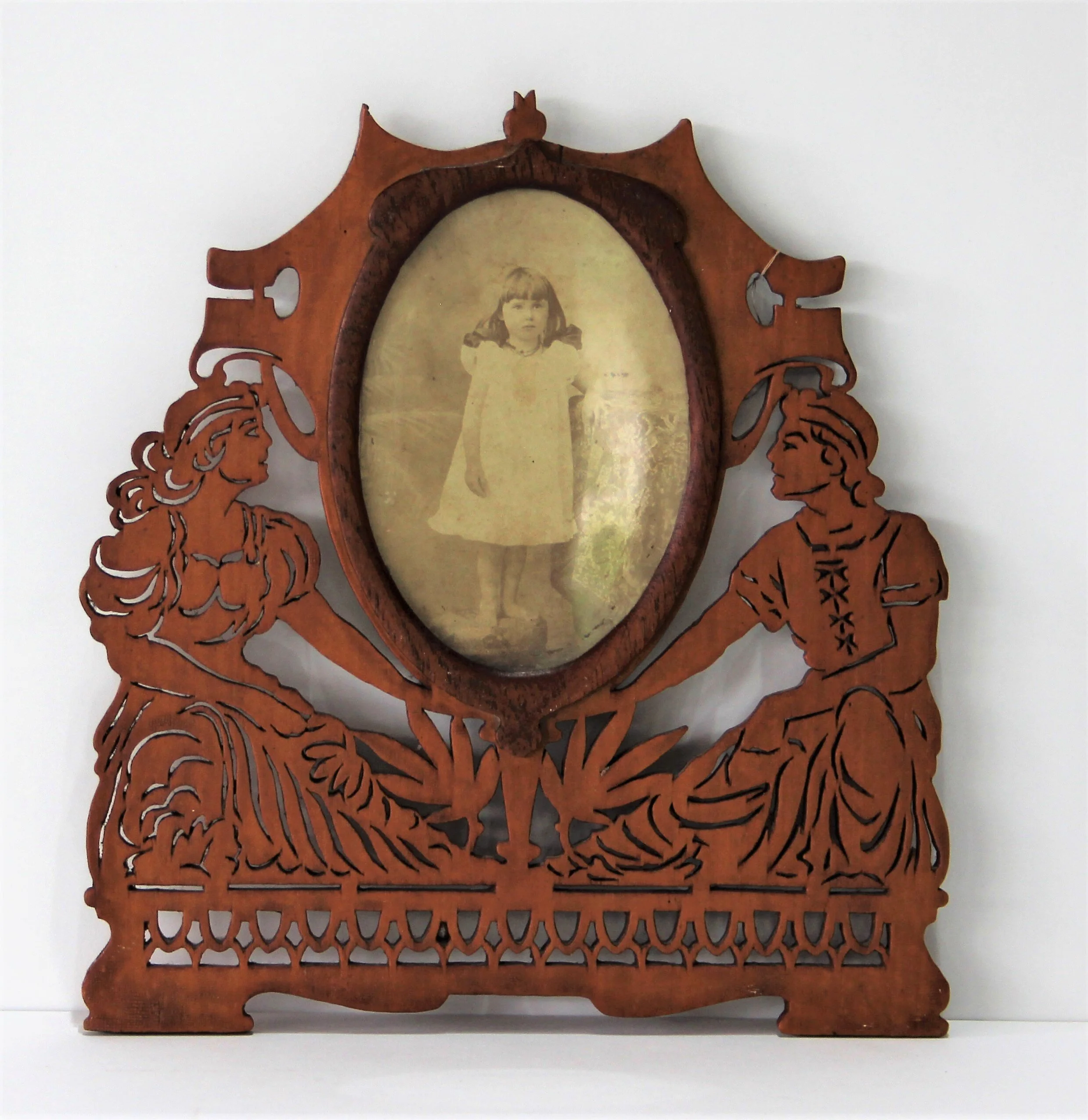 Sorrento Style Victorian Photo Frame AP00076 — Custom Picture Framing