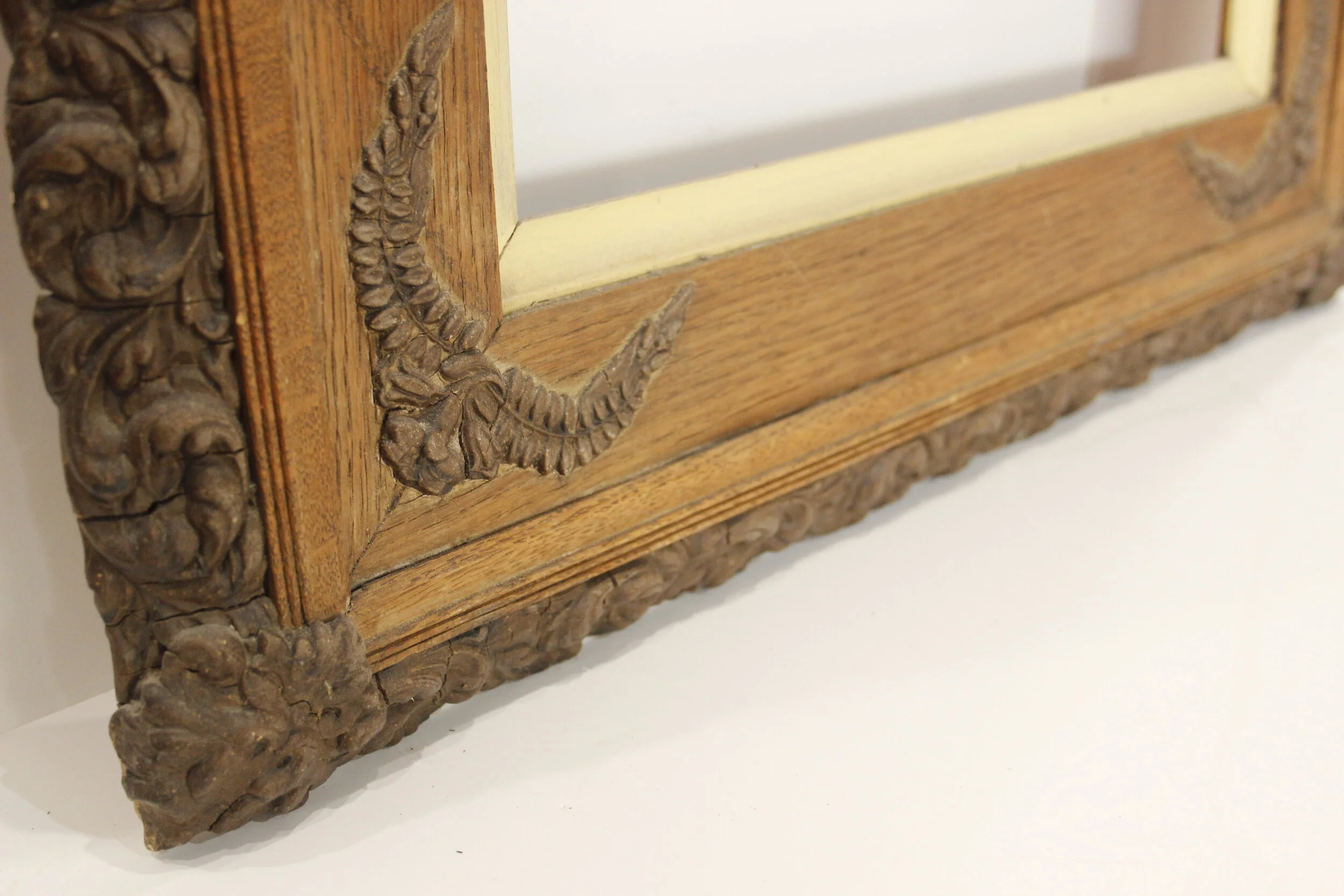 Stunning Victorian Antique Oak frame AP00108 — Custom Picture Framing