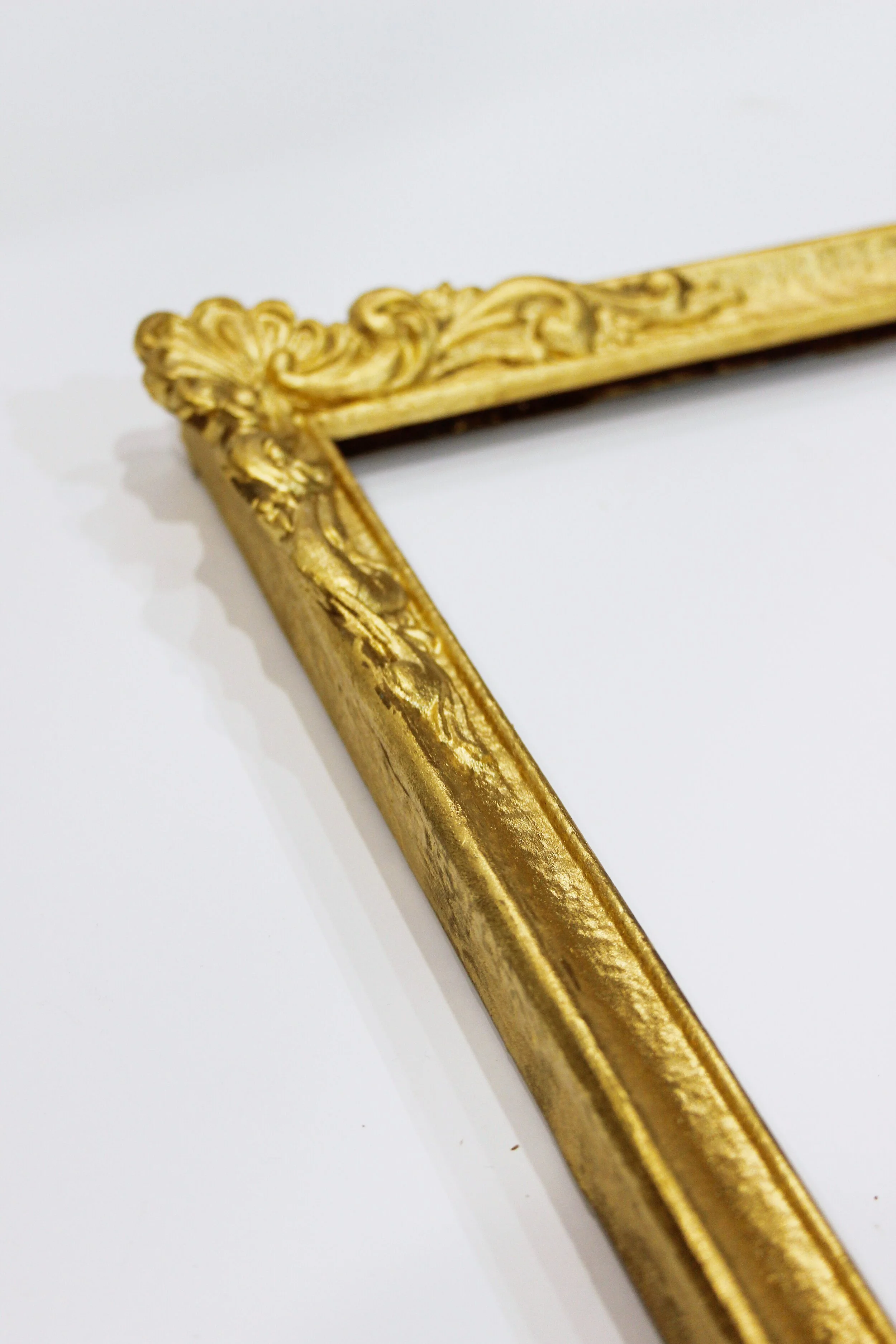 Ornate closed corner ornament frame - AP00126