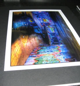 Inside the frame - Mounting Artworks and Photos