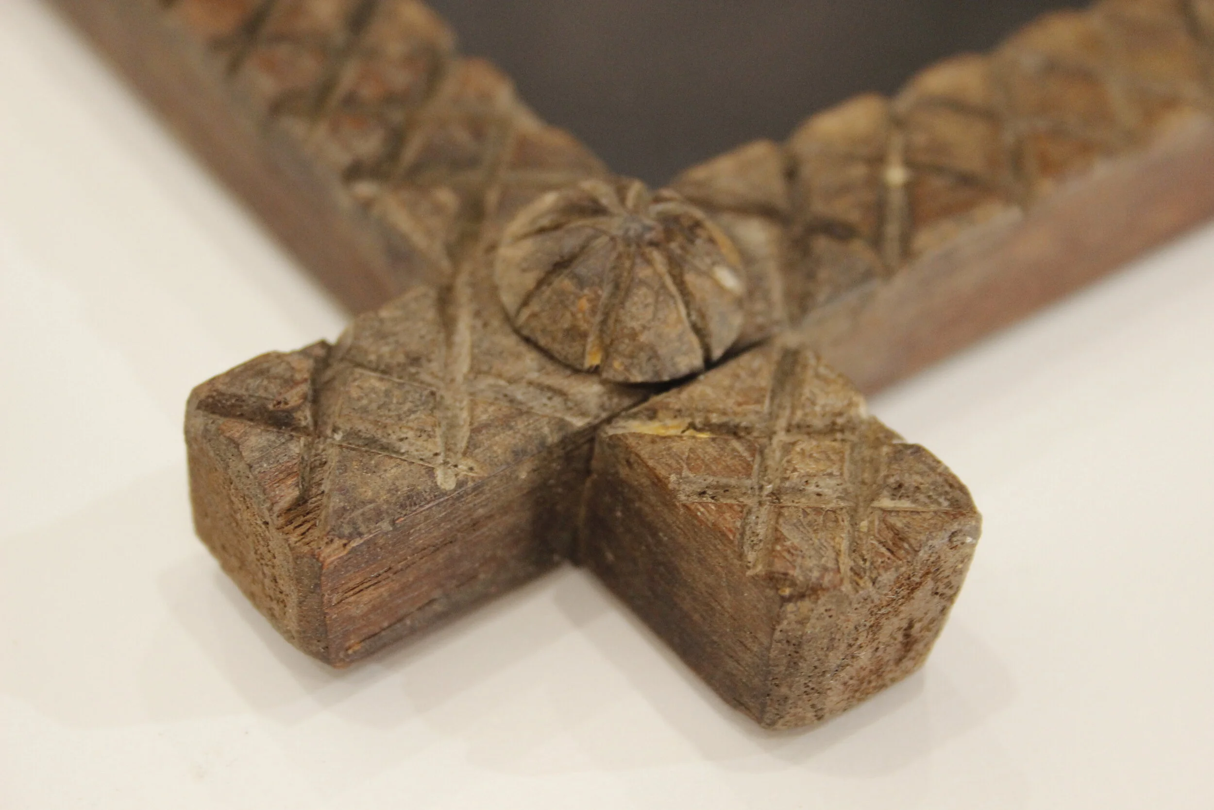 Crossed Corner Tramp Art Photo Frame - AP00133