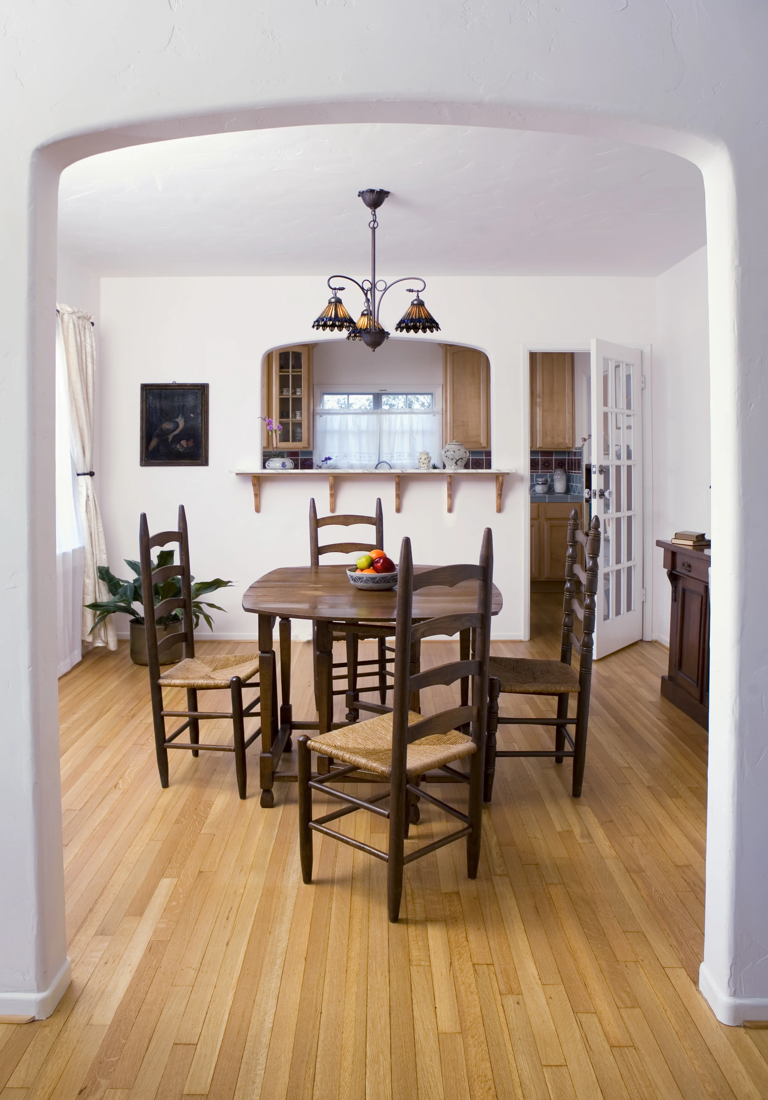 HowellDiningRoom.jpg