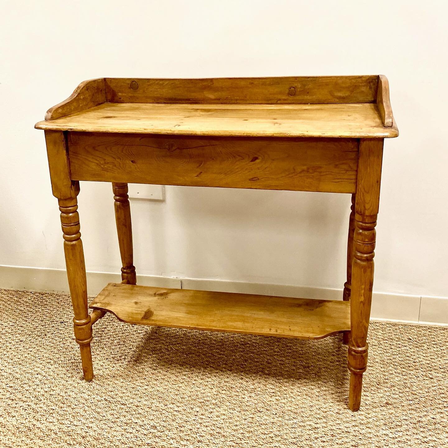 New Inventory for a New Week&hellip;Love this Antique Pine Table from our latest shipment! #antiques #antiquedealersofinstagram #antiquespine #englishantiques