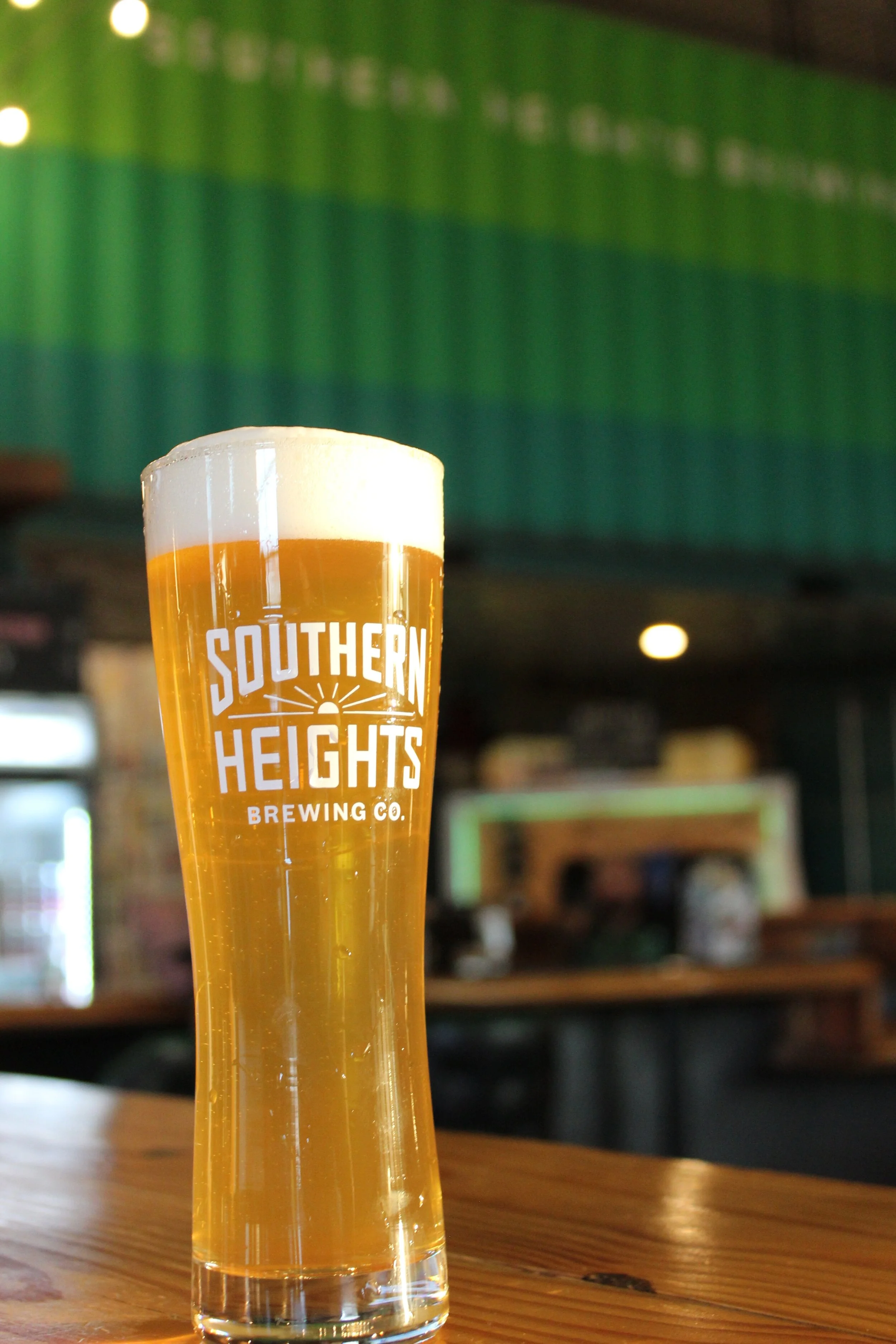 Pilsner Glass-02.jpeg