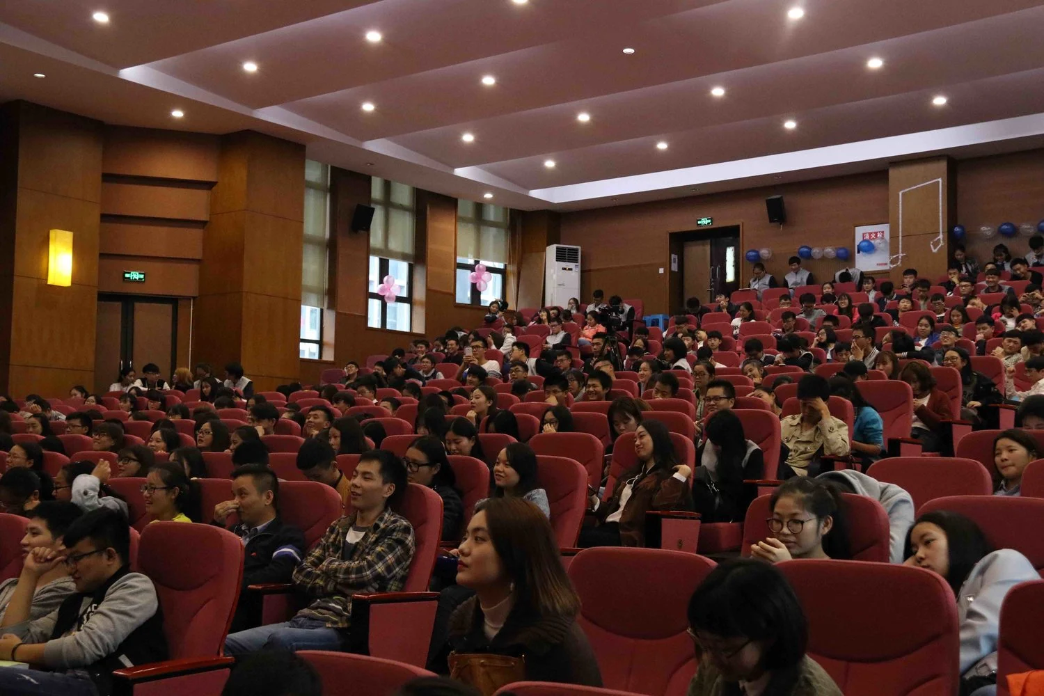 Lecture+Audience.jpg