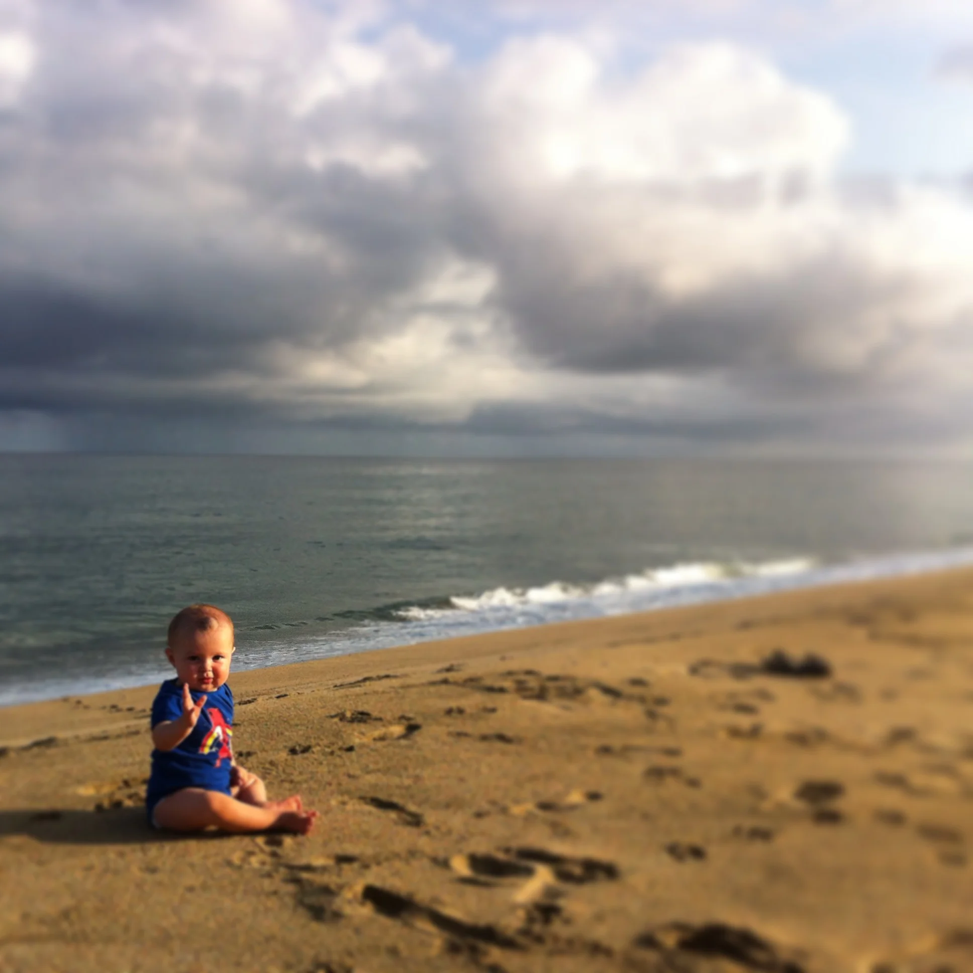 Sydney Luna's first morning on la playa