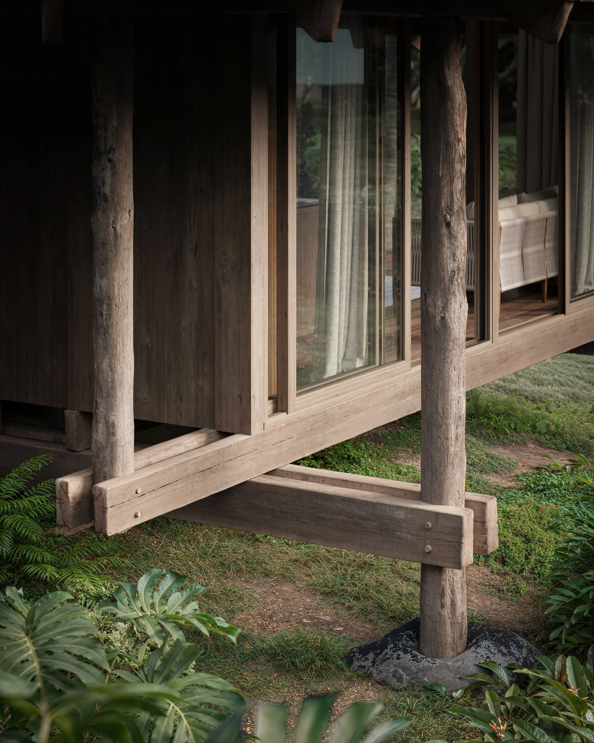 05 Detail corner 02.jpg