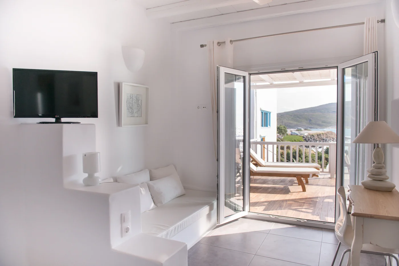 ThePerfectHideaway_Nefeli Sunset Suites03.JPG