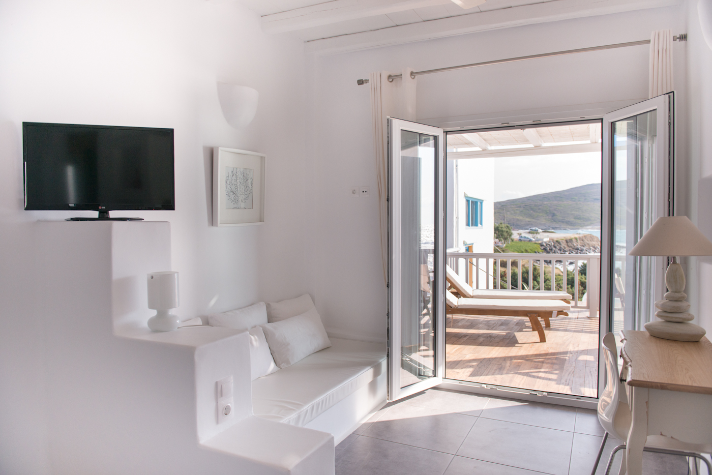 ThePerfectHideaway_Nefeli Sunset Suites03.JPG