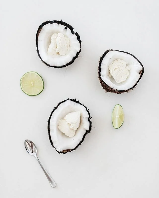 Sunday brunch 🥥 @villapalmier 📷 @kateholsteinphoto