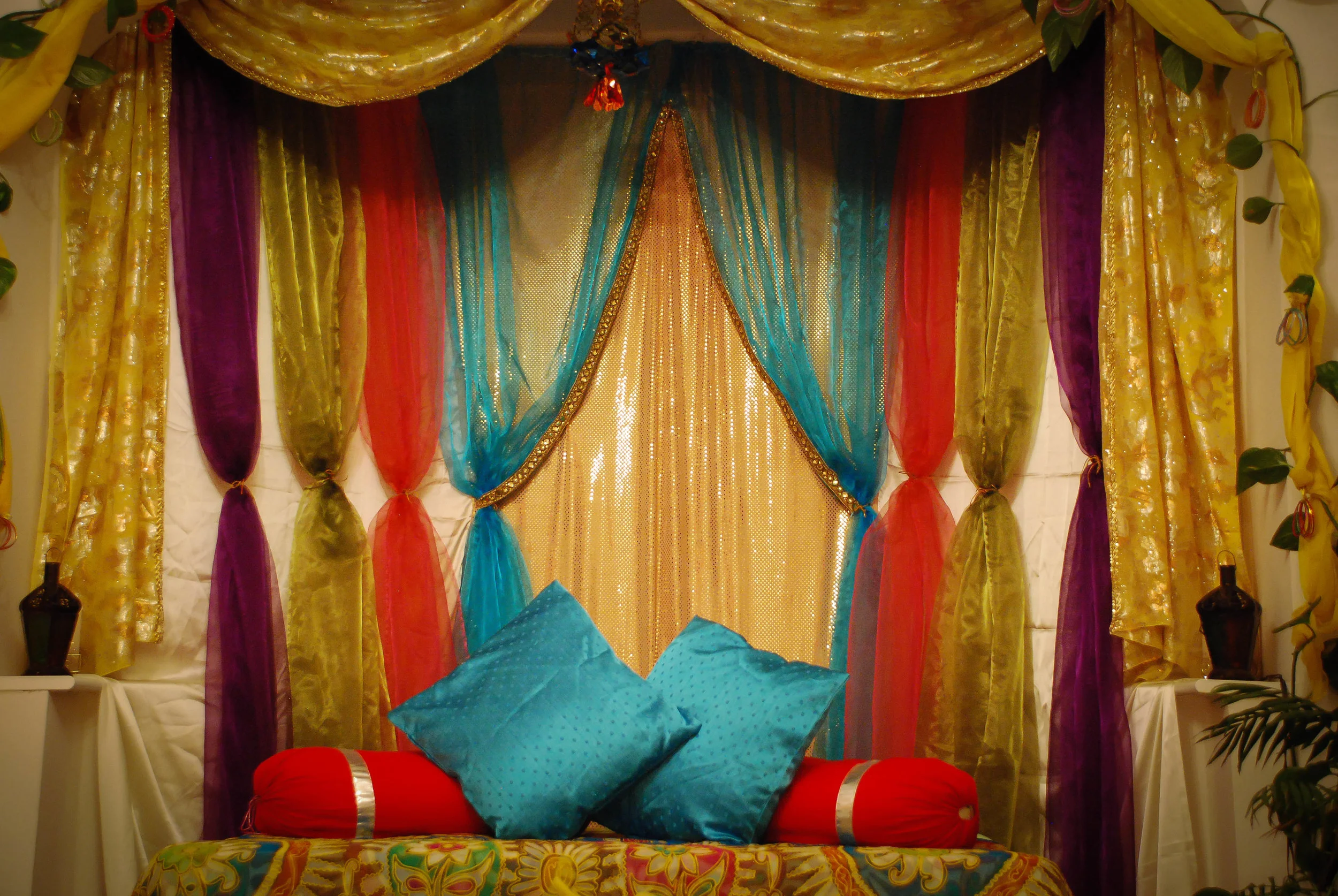 IDEAS AND INSPIRATION: MEHNDI DECOR