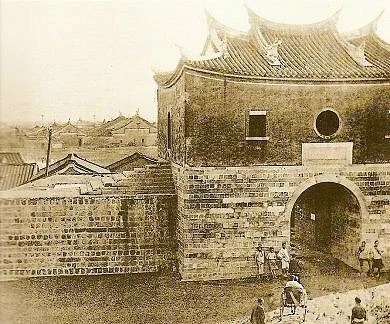 North Gate and the city walls. Source