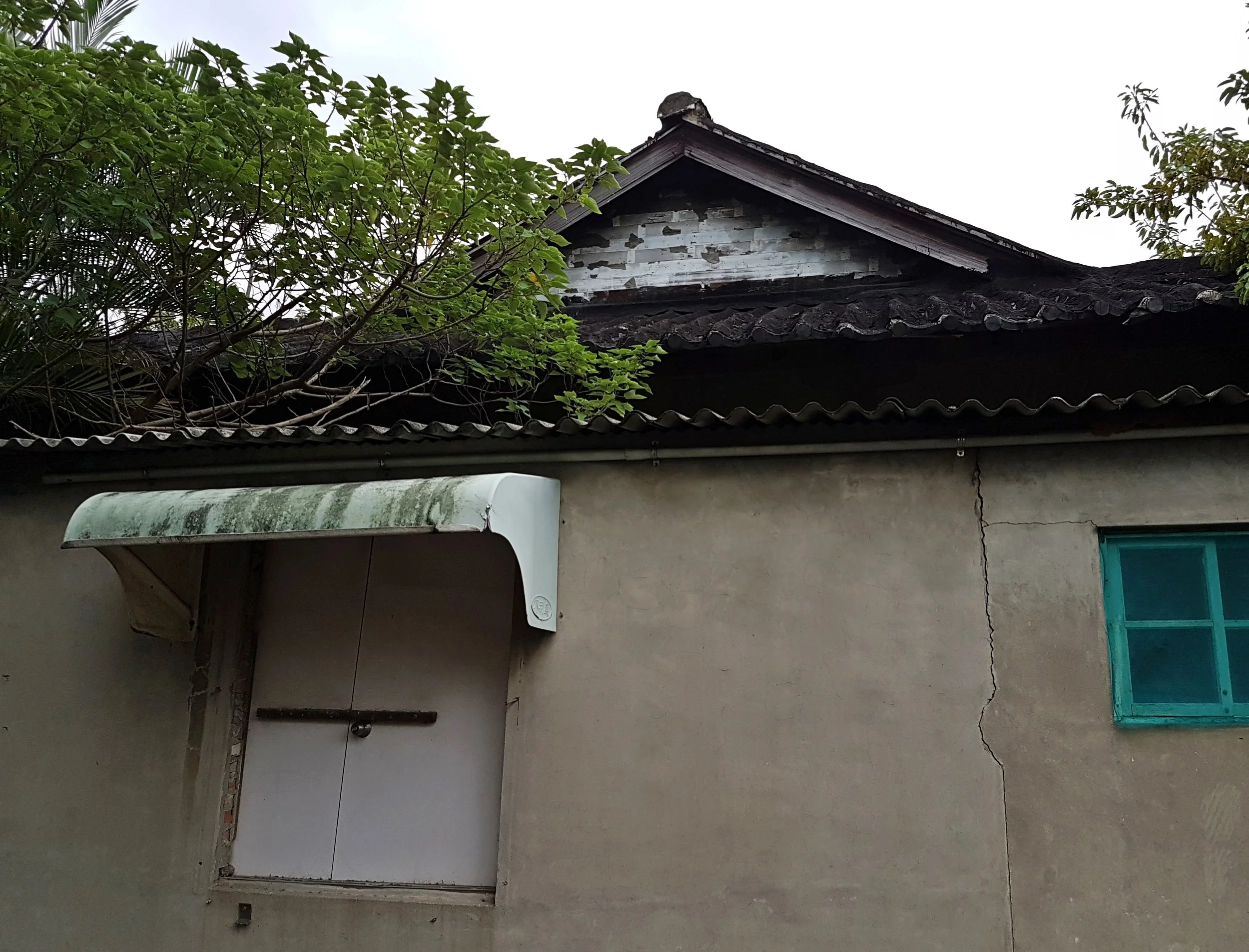The butokuden seen from a nearby lane. A note on language: I've seen these halls called both butokuden and budokan. After reading this thread on Japanese language I've gone with butokuden. It seems butokuden are more for training and budokan are more competition venues.