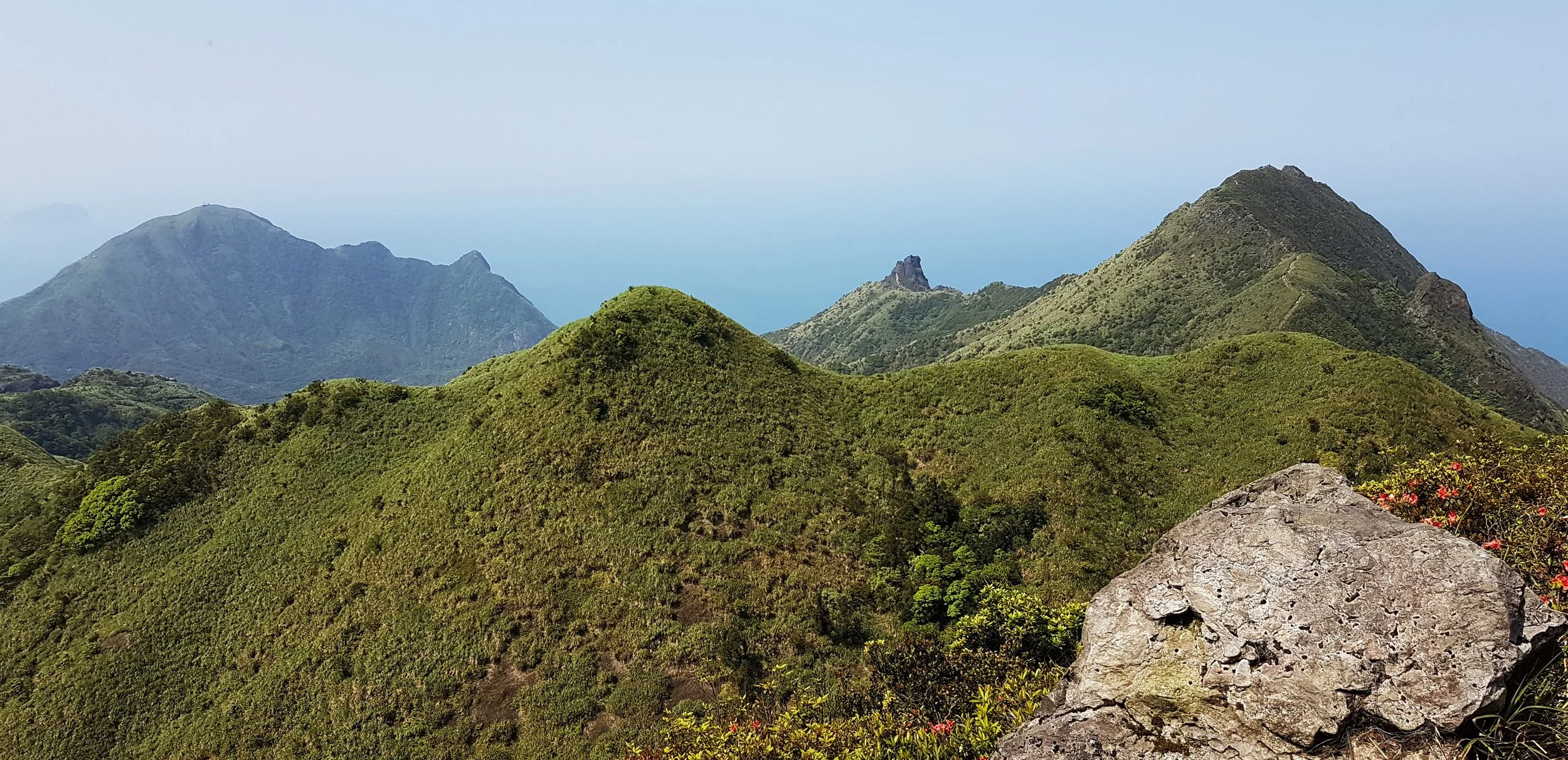 Some of the main Jinguashi Peaks: Mts Keelung, an unnamed hump, Teapot and Banping. From the summit of Canguangliao.