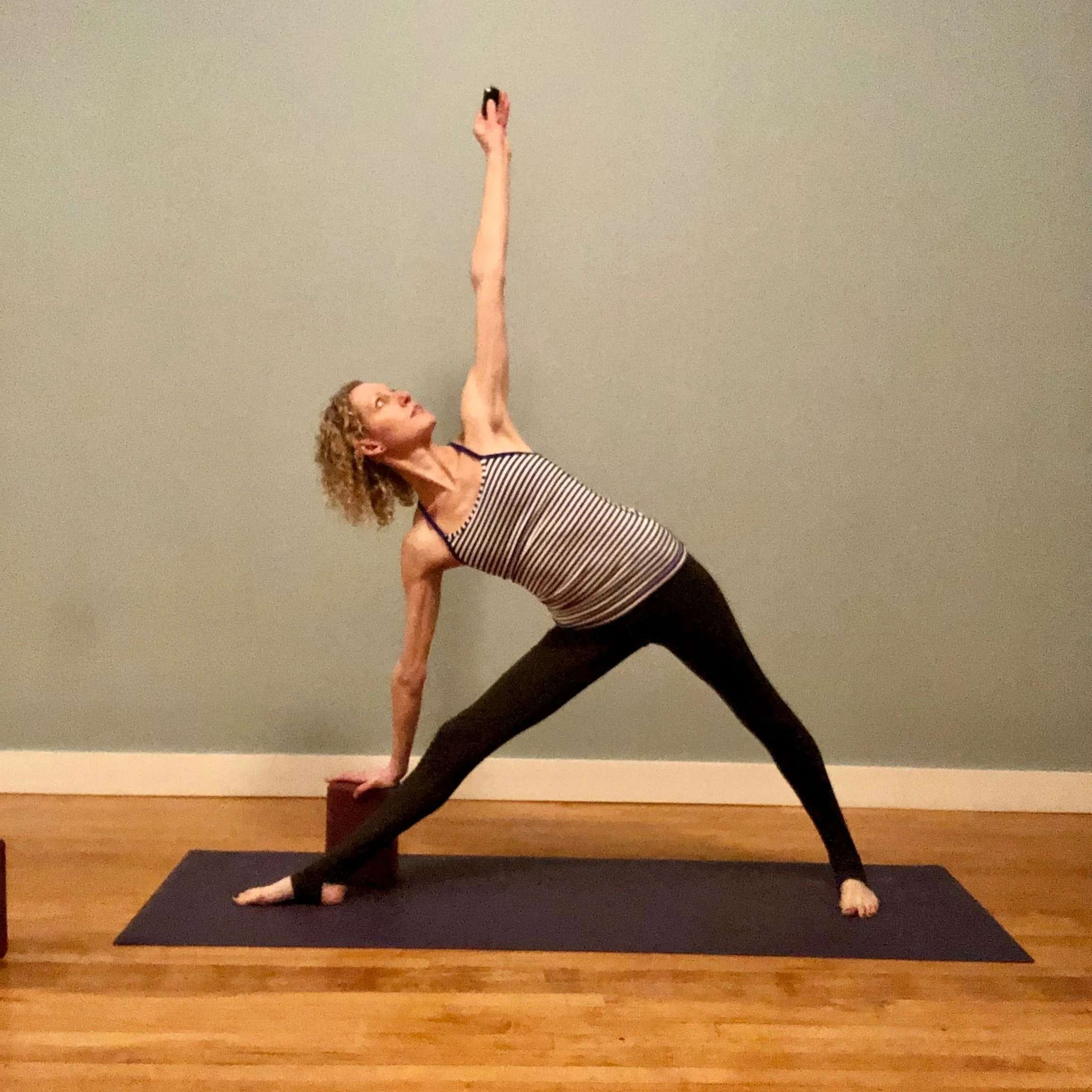 The Trikonasana Foot and Knee Alignment Secret You Didn’t Learn in Yoga Teacher Training