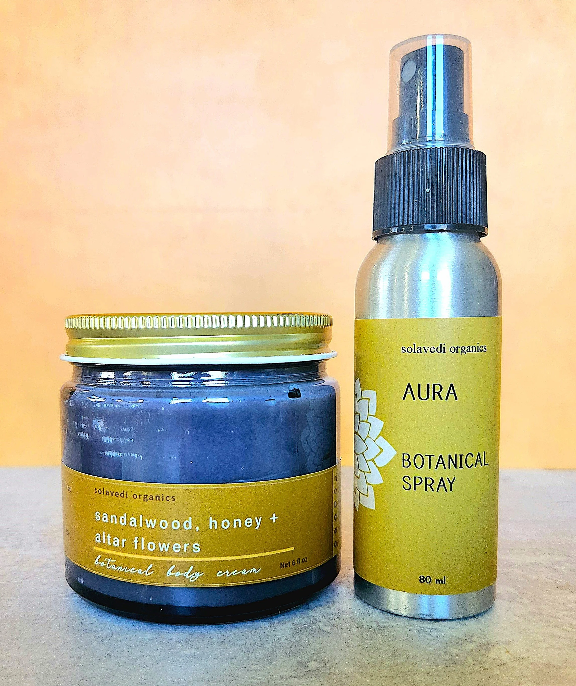 gift duo aura sandalwood cream.jpg