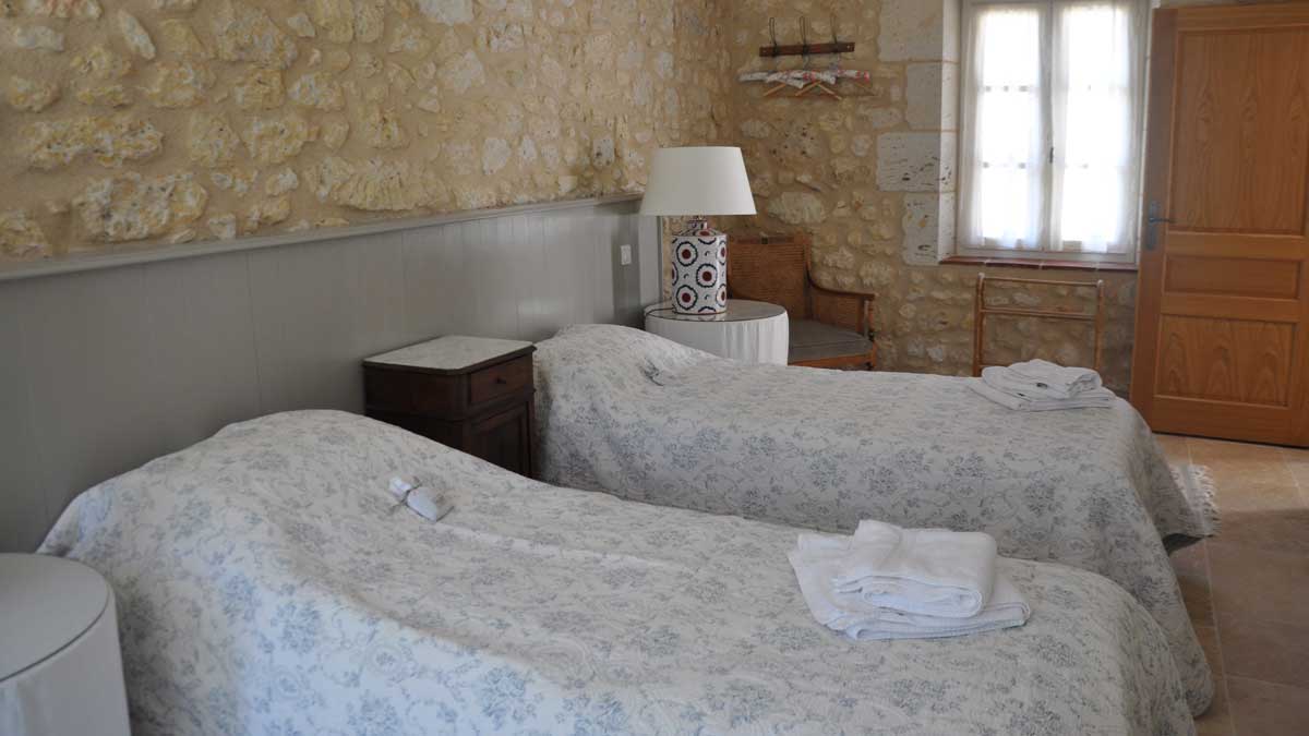 end-bedroom-004.jpg