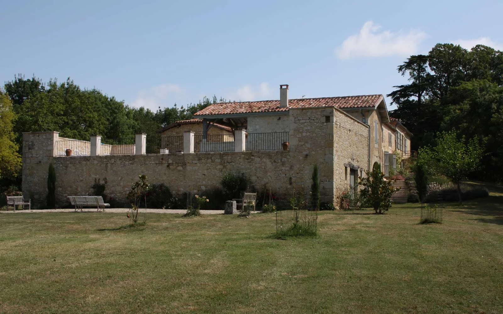 house-bottom-001.jpg