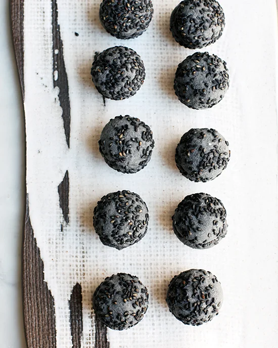 BlackSesameCookie2WEB.jpg