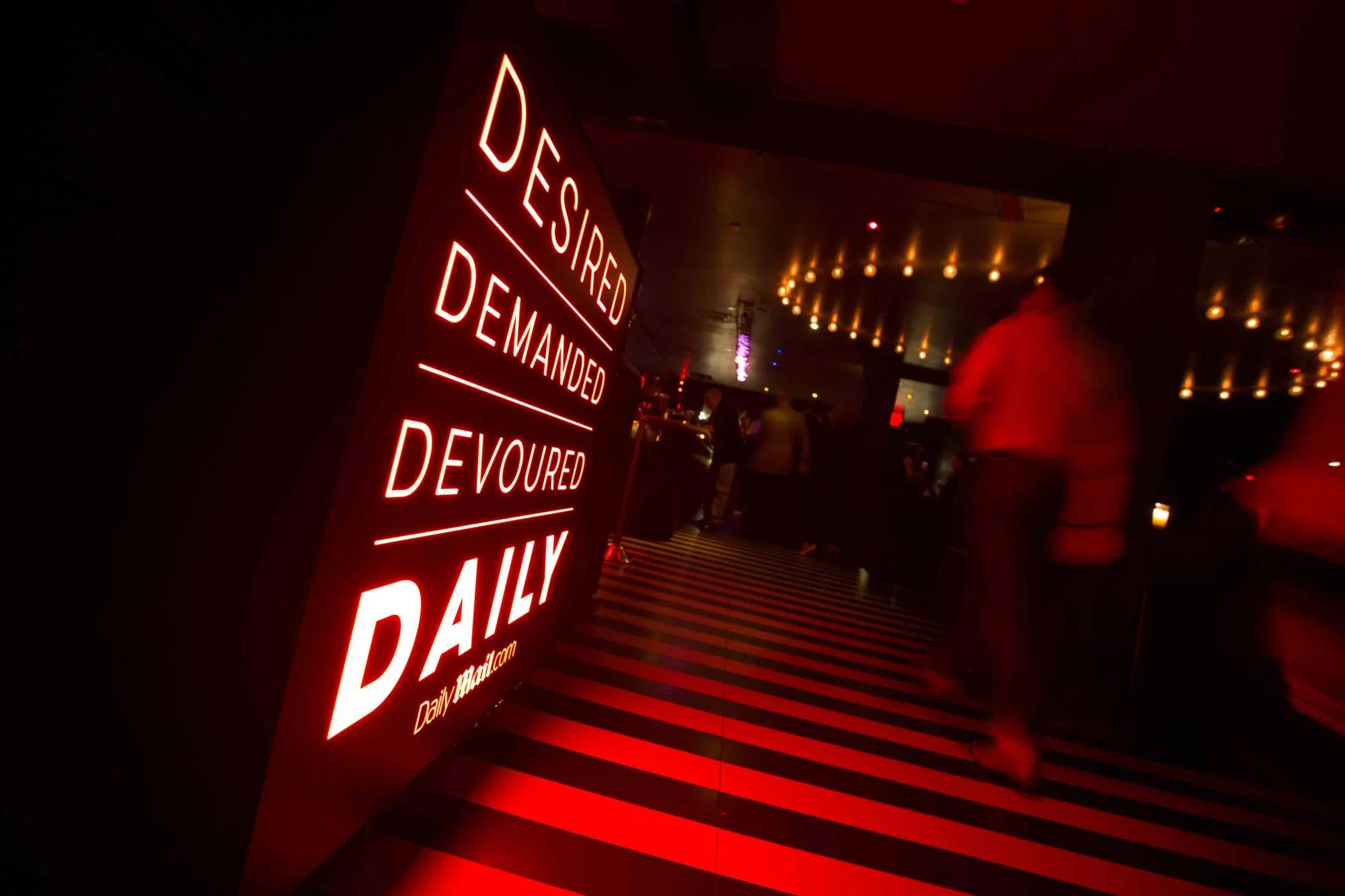 dailymail_party6_2000_c.jpg