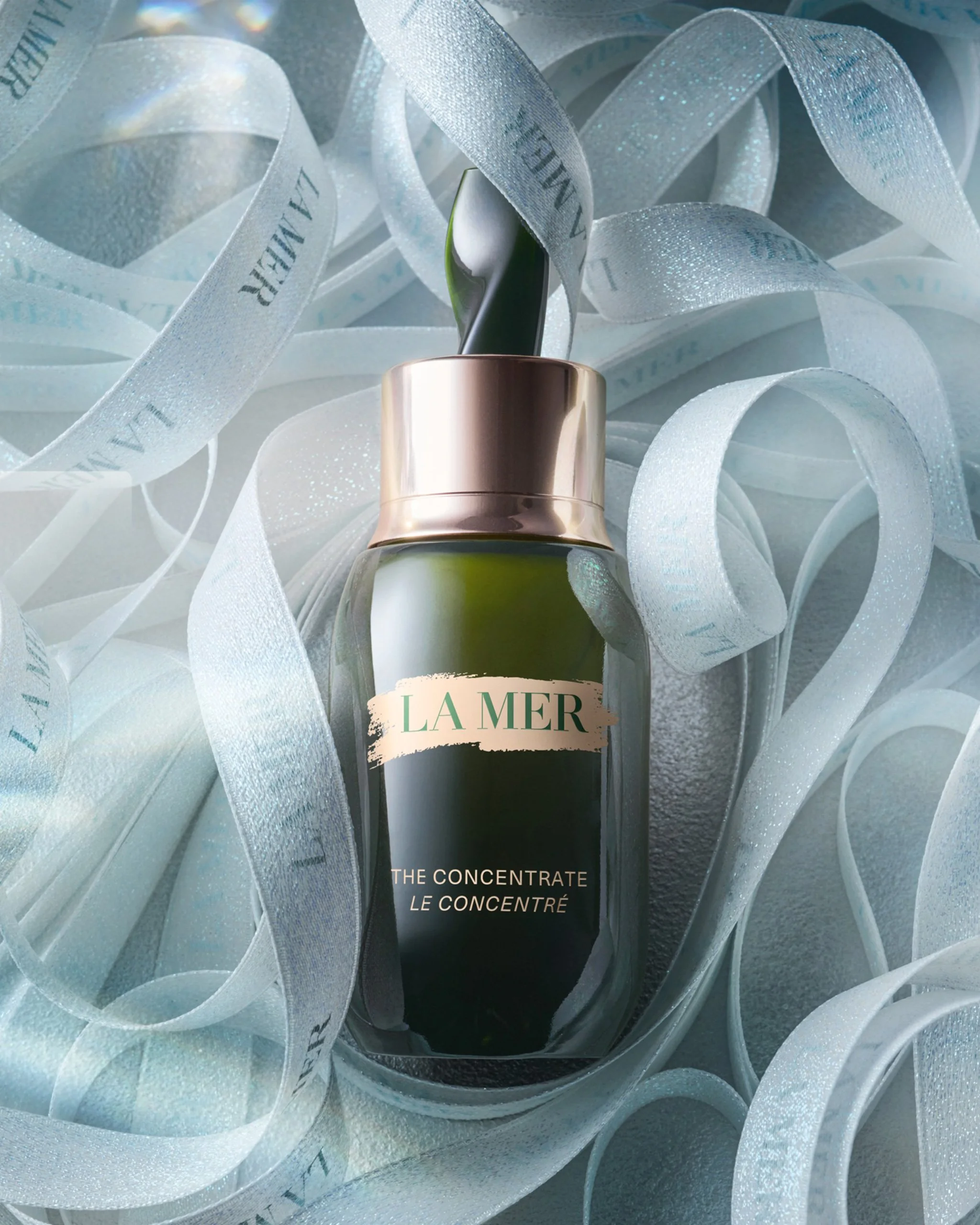  La Mer,    Creative Direction: Bess Yoham.  Photo Production: Hope Oliver.  Style: Jocelyne Beaudoin. 
