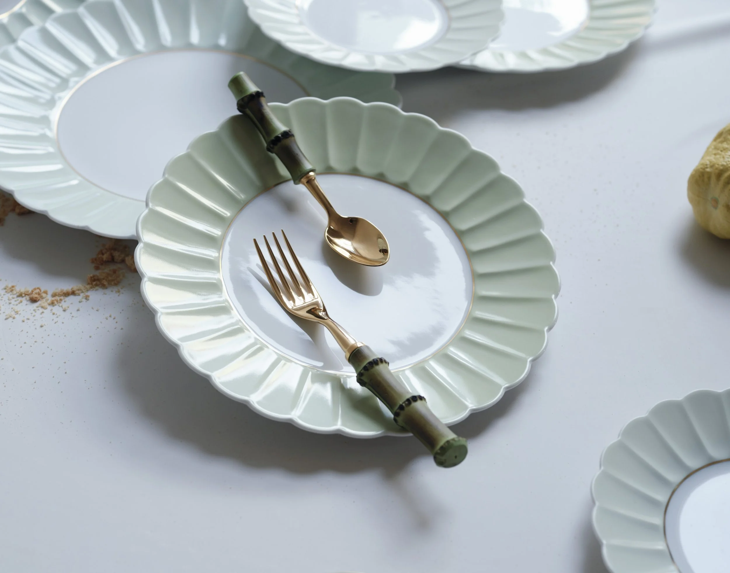  Moda Operandi,    Art Direction: Juliana Cala.  Photo Production: Jackie Ladner.  Style: Rebecca Bartoshesky.                     